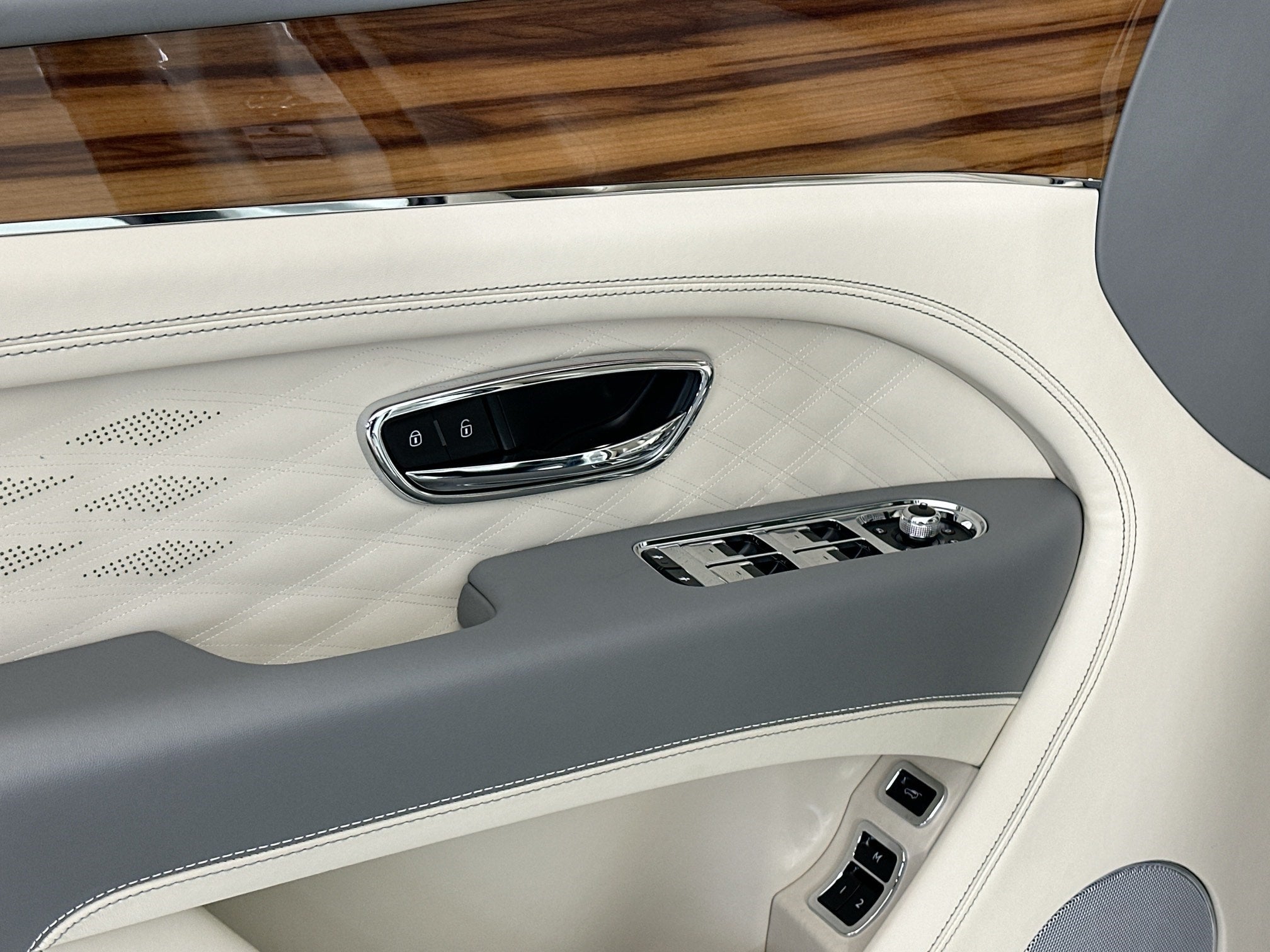 2025 Bentley Bentayga Azure