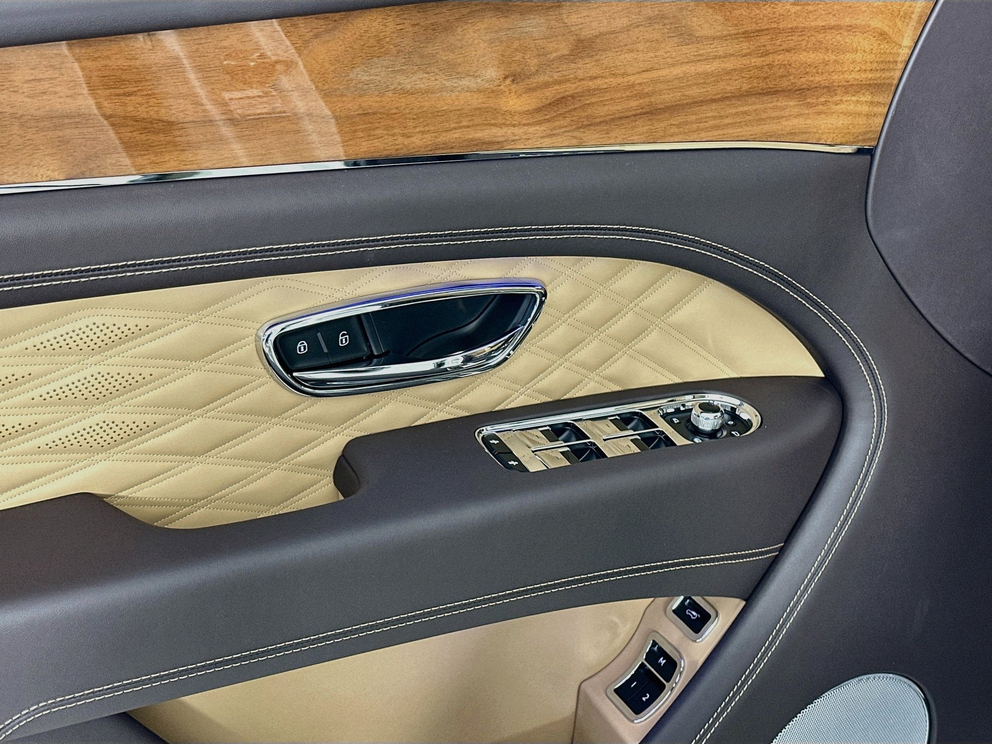 2026 Bentley Bentayga Azure