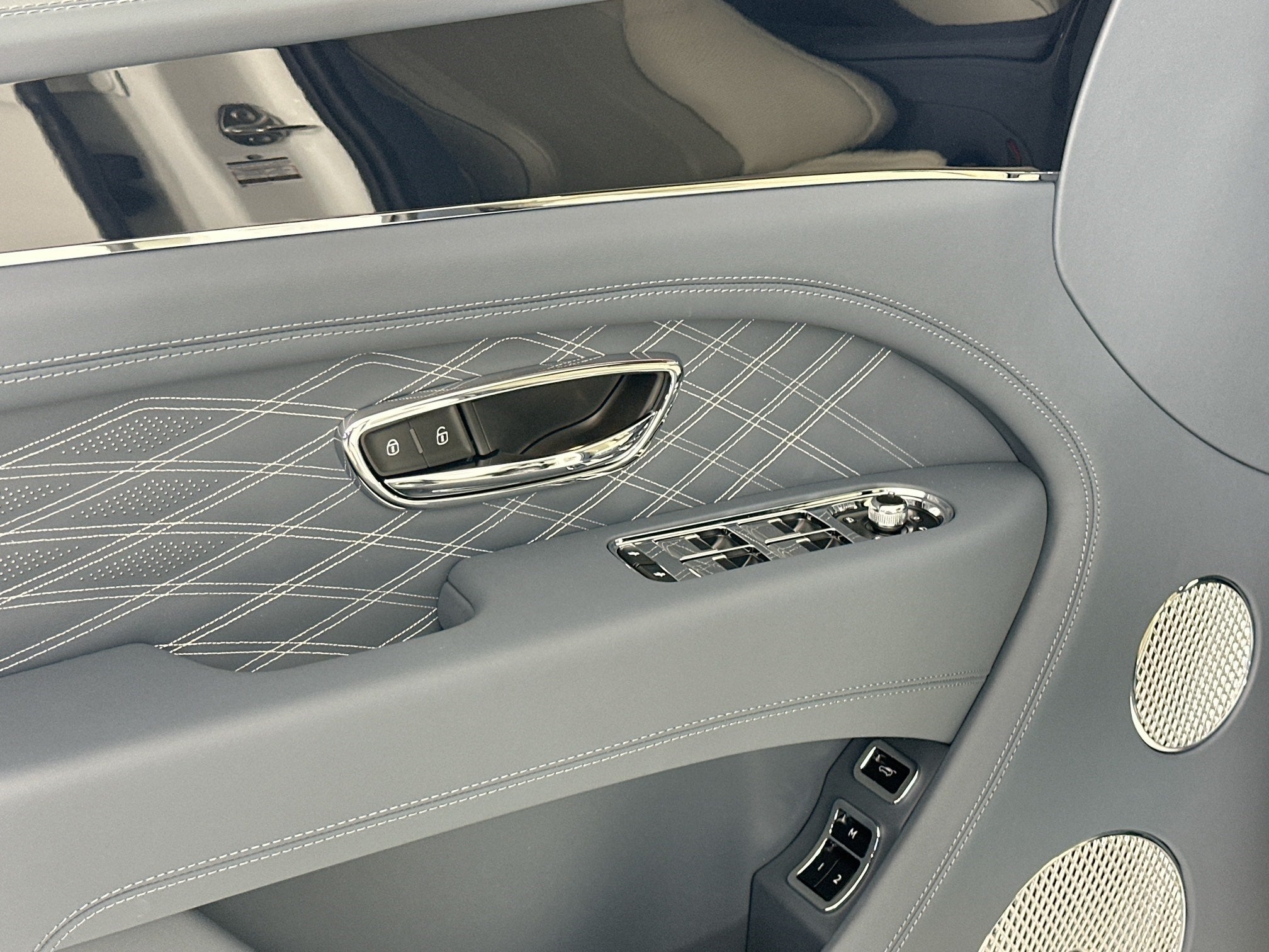 2025 Bentley Bentayga EWB Mulliner