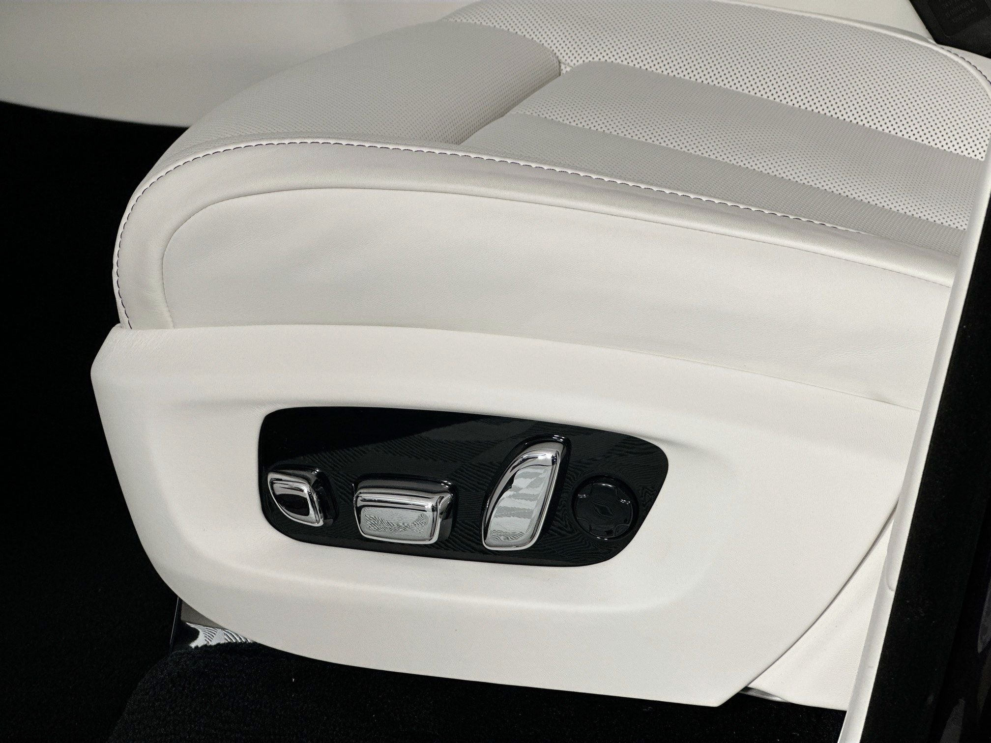 2026 Rolls-Royce Cullinan 