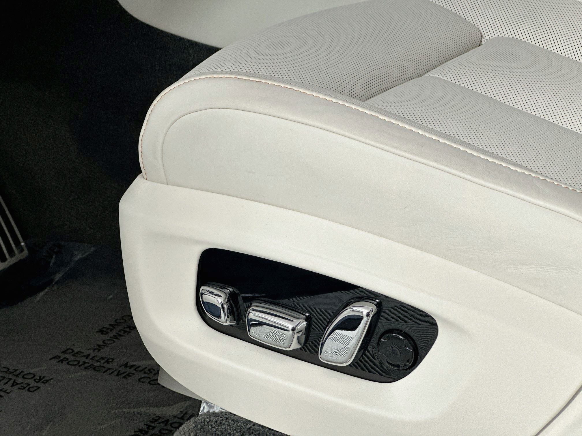 2027 Rolls-Royce Cullinan 