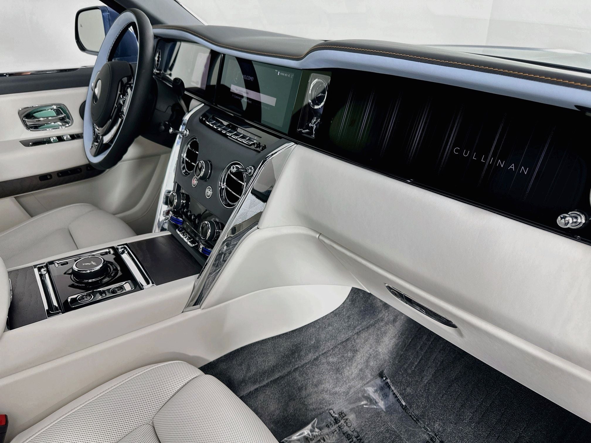 2027 Rolls-Royce Cullinan 