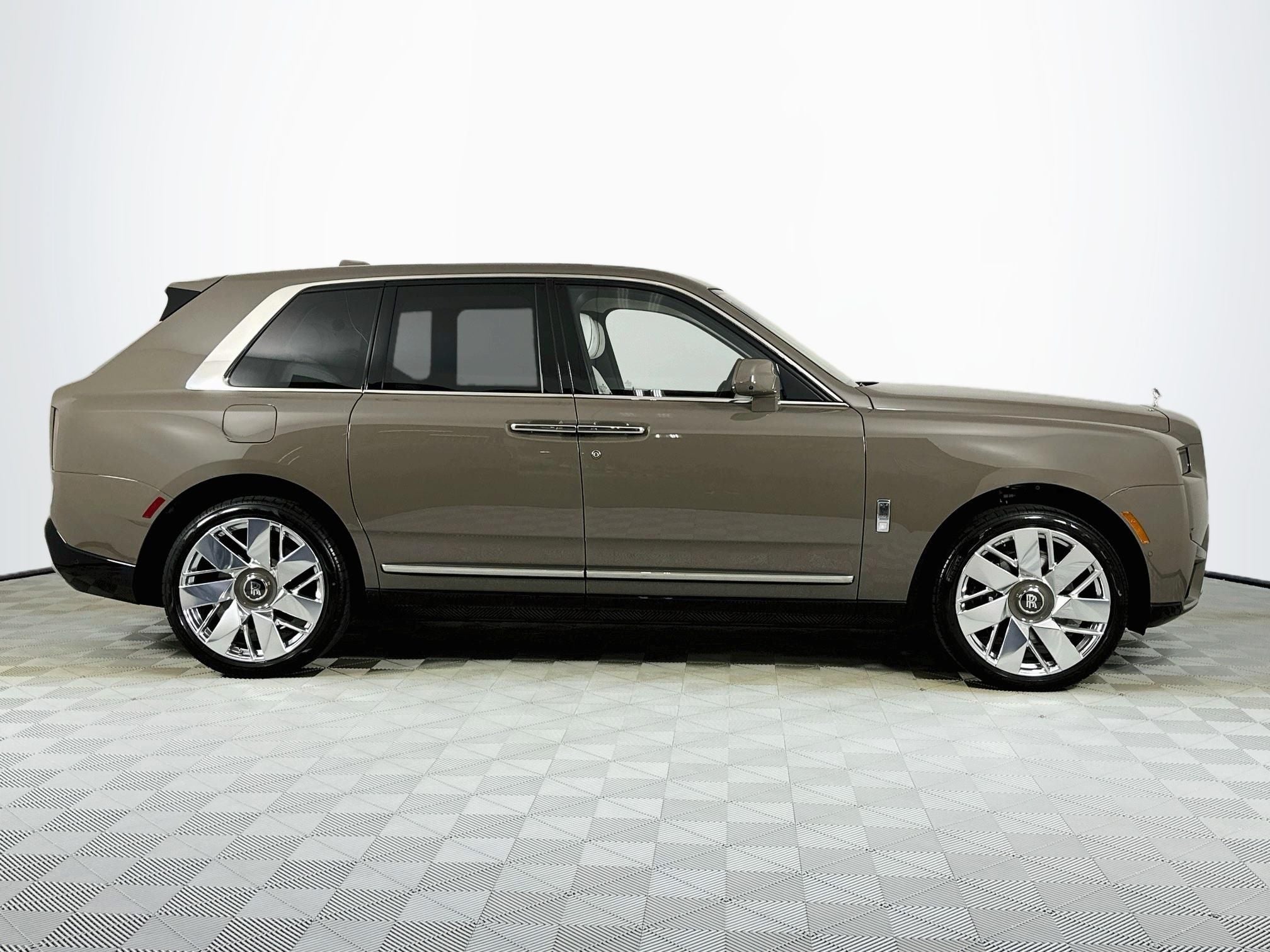 2027 Rolls-Royce Cullinan 