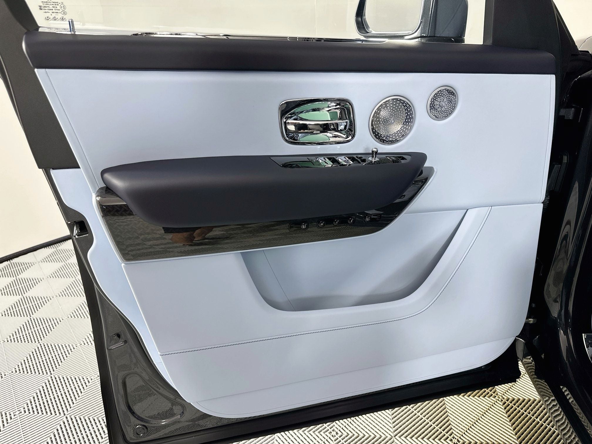2027 Rolls-Royce Black Badge Cullinan Base