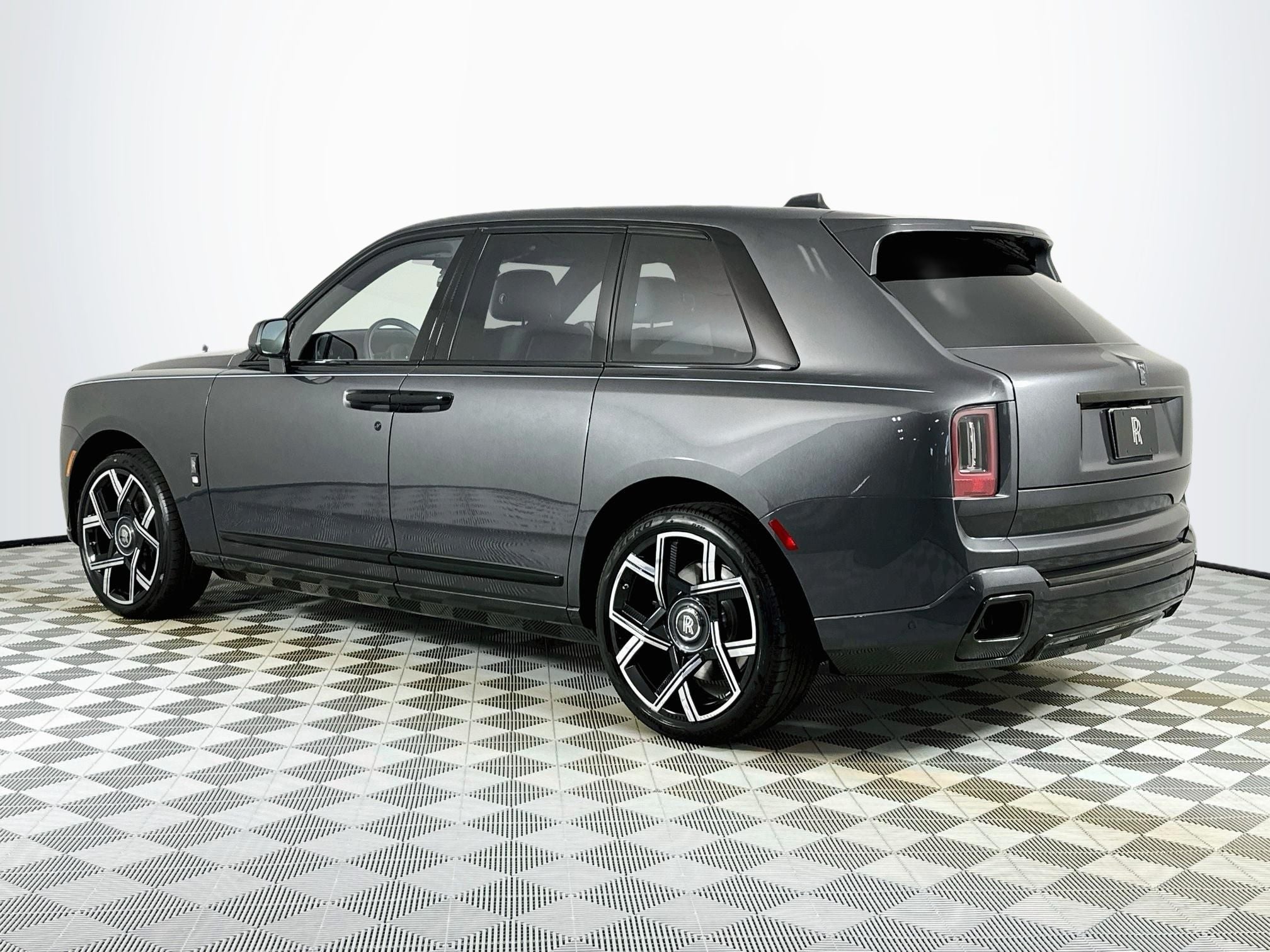 2027 Rolls-Royce Black Badge Cullinan Base