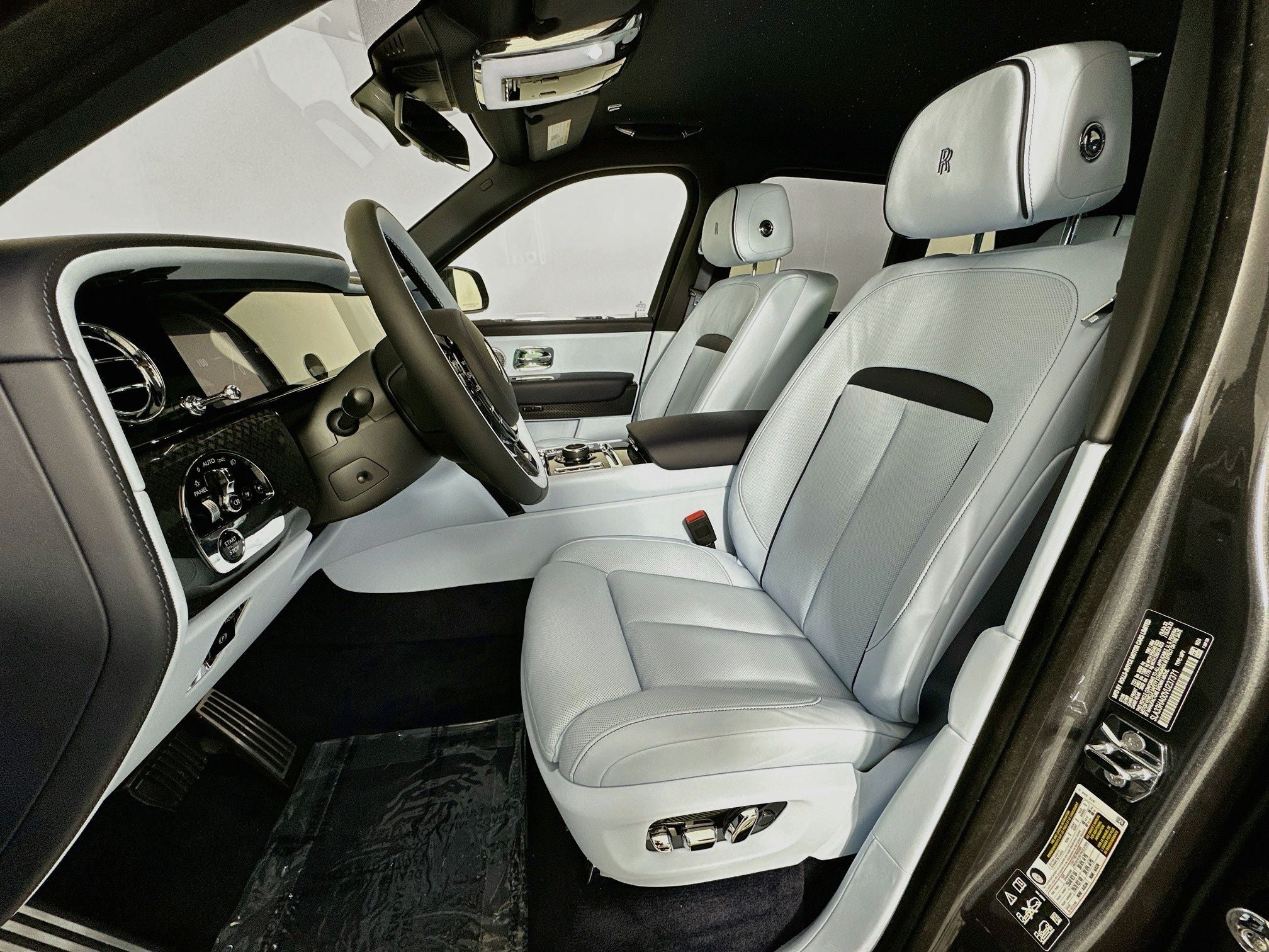 2027 Rolls-Royce Black Badge Cullinan Base