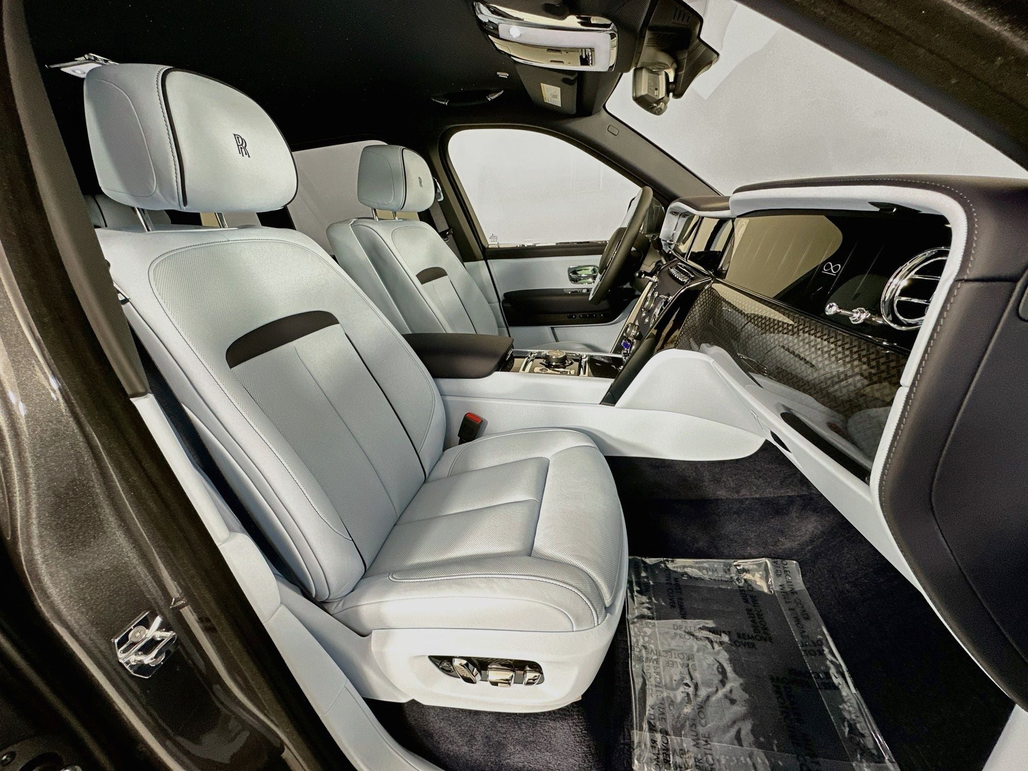 2027 Rolls-Royce Black Badge Cullinan Base