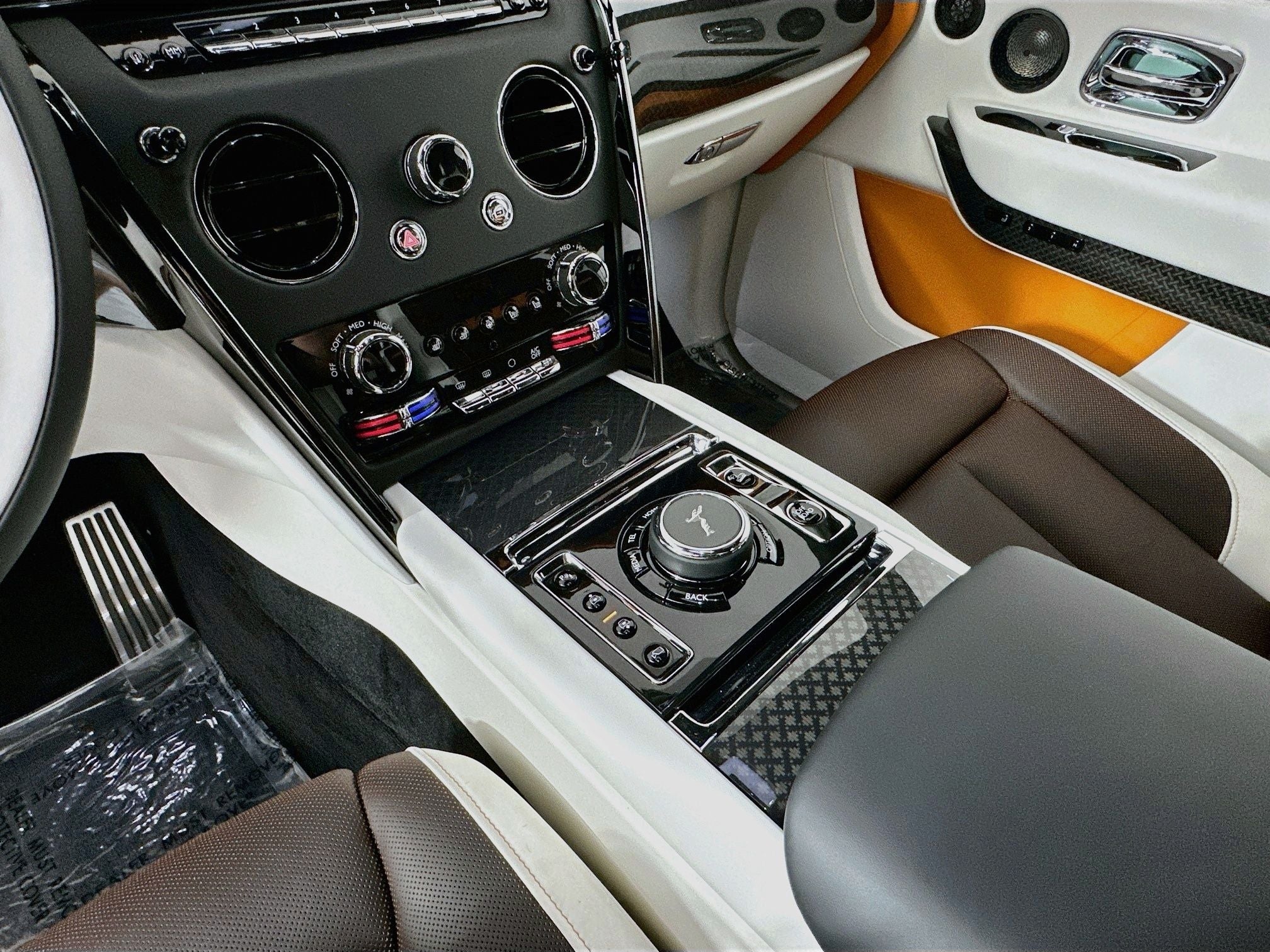 2027 Rolls-Royce Black Badge Cullinan Base