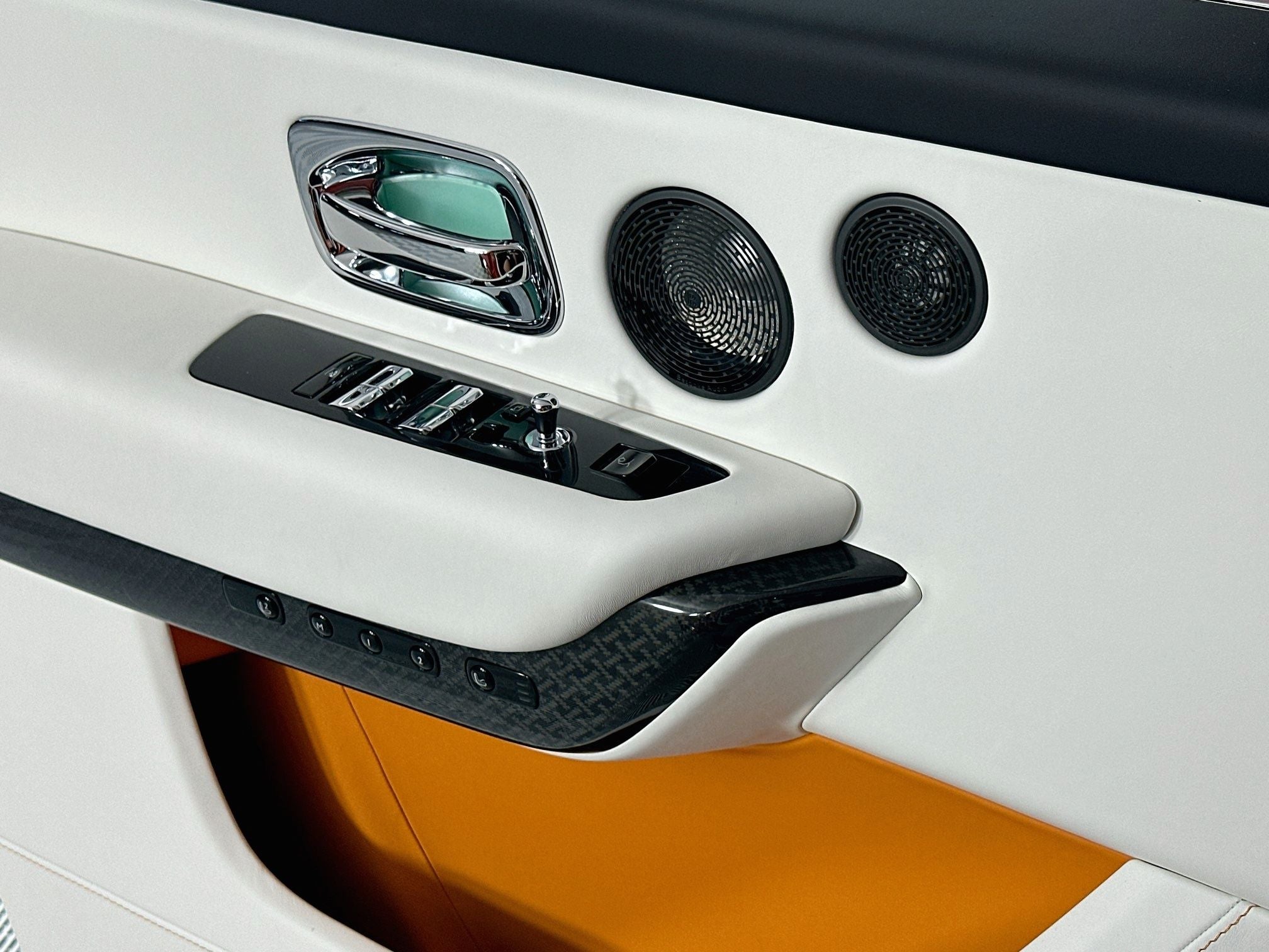 2027 Rolls-Royce Black Badge Cullinan Base