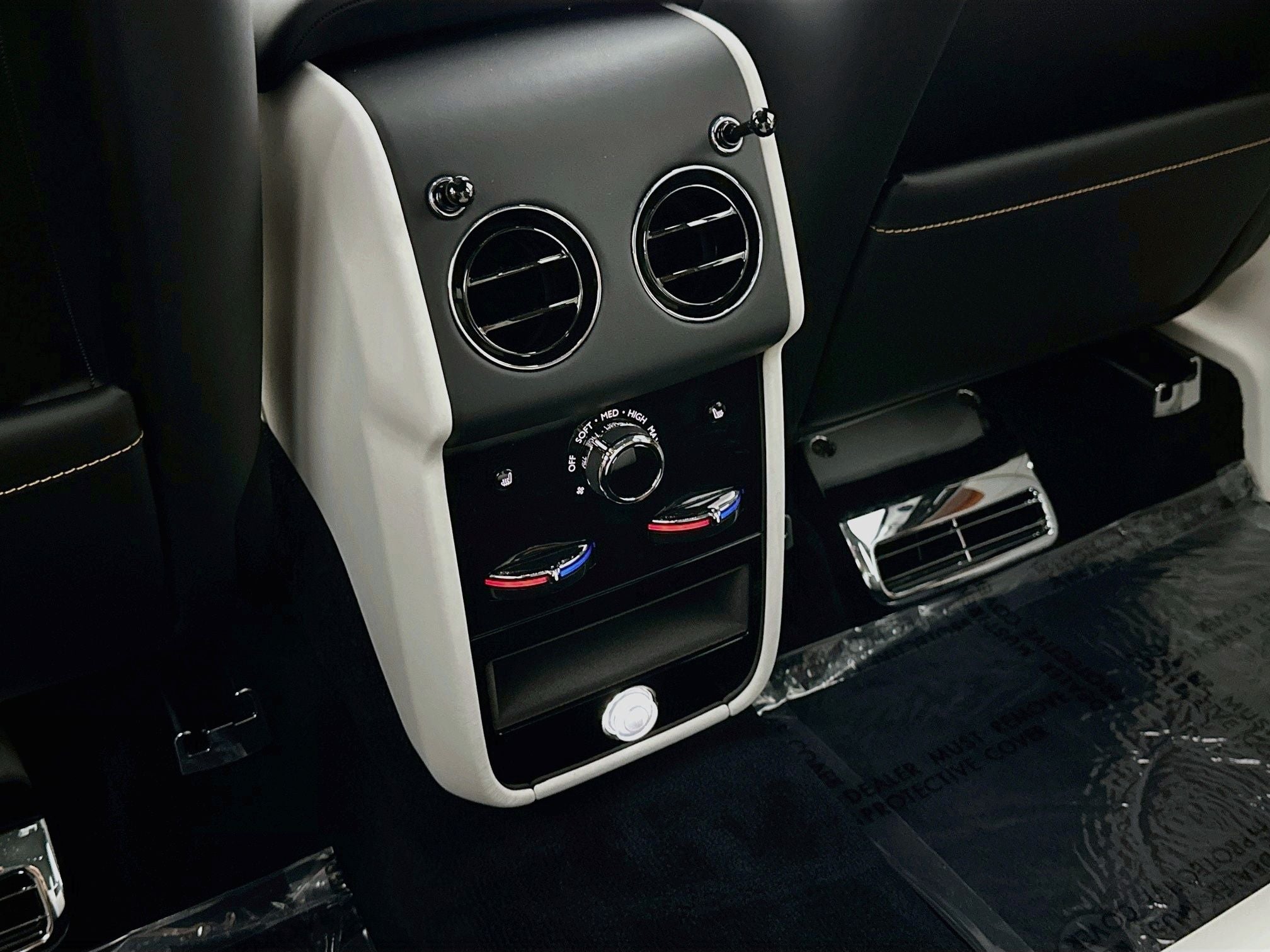2027 Rolls-Royce Black Badge Cullinan Base
