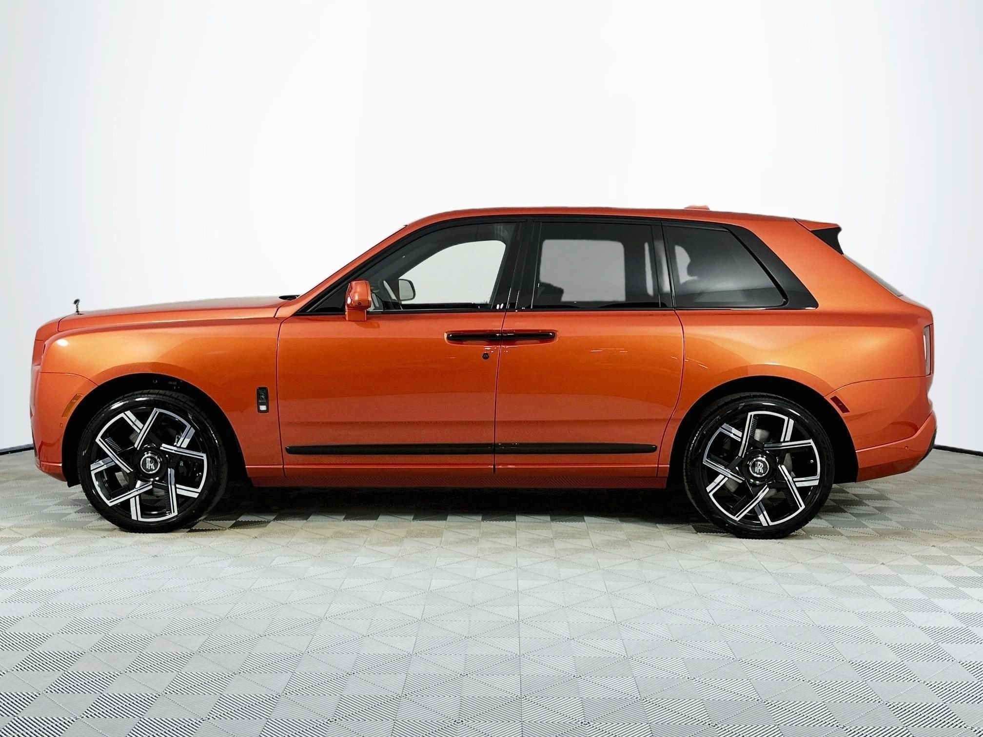 2027 Rolls-Royce Black Badge Cullinan Base