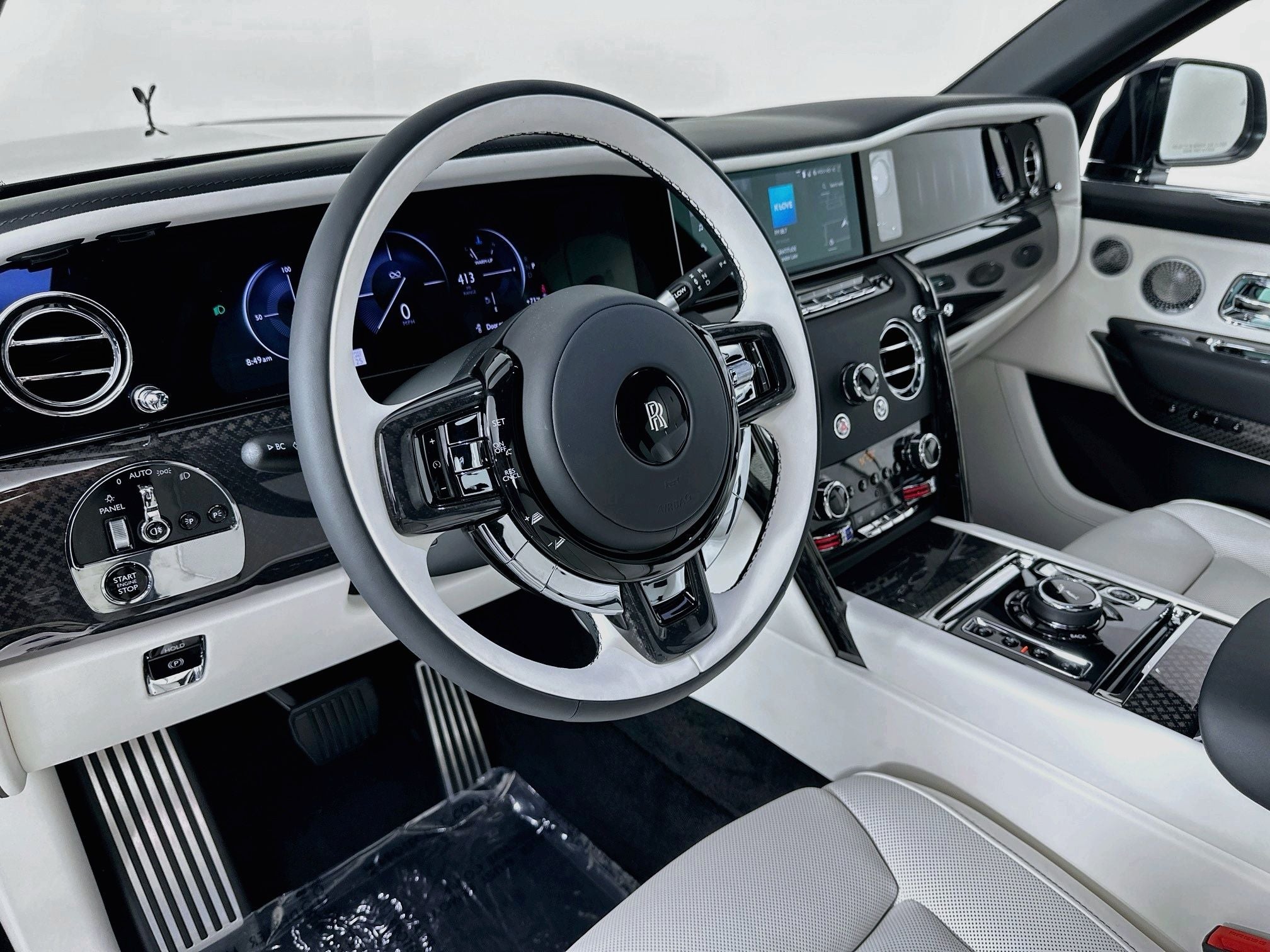 2027 Rolls-Royce Black Badge Cullinan Base