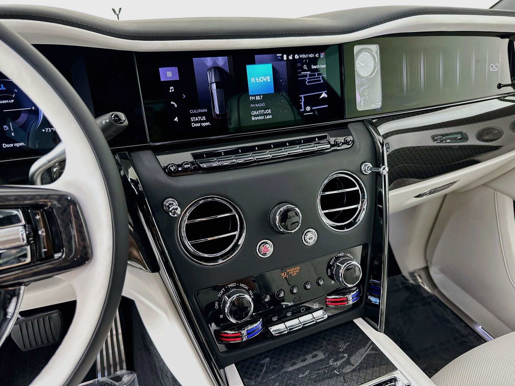 2027 Rolls-Royce Black Badge Cullinan Base