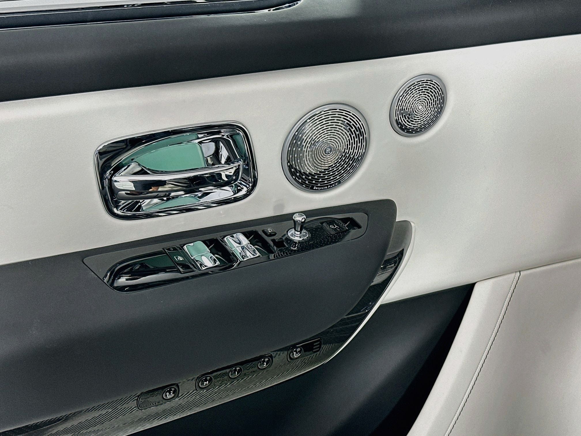 2027 Rolls-Royce Black Badge Cullinan Base