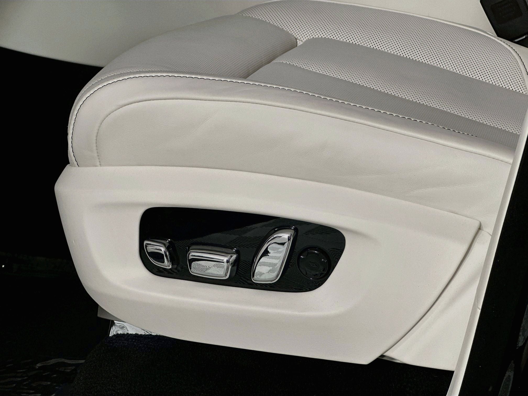2027 Rolls-Royce Black Badge Cullinan Base