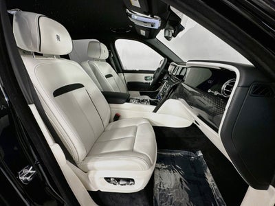 2027 Rolls-Royce Black Badge Cullinan Base