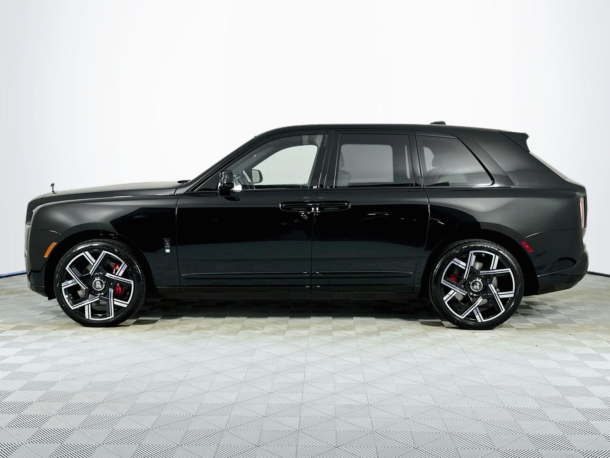2027 Rolls-Royce Black Badge Cullinan Base