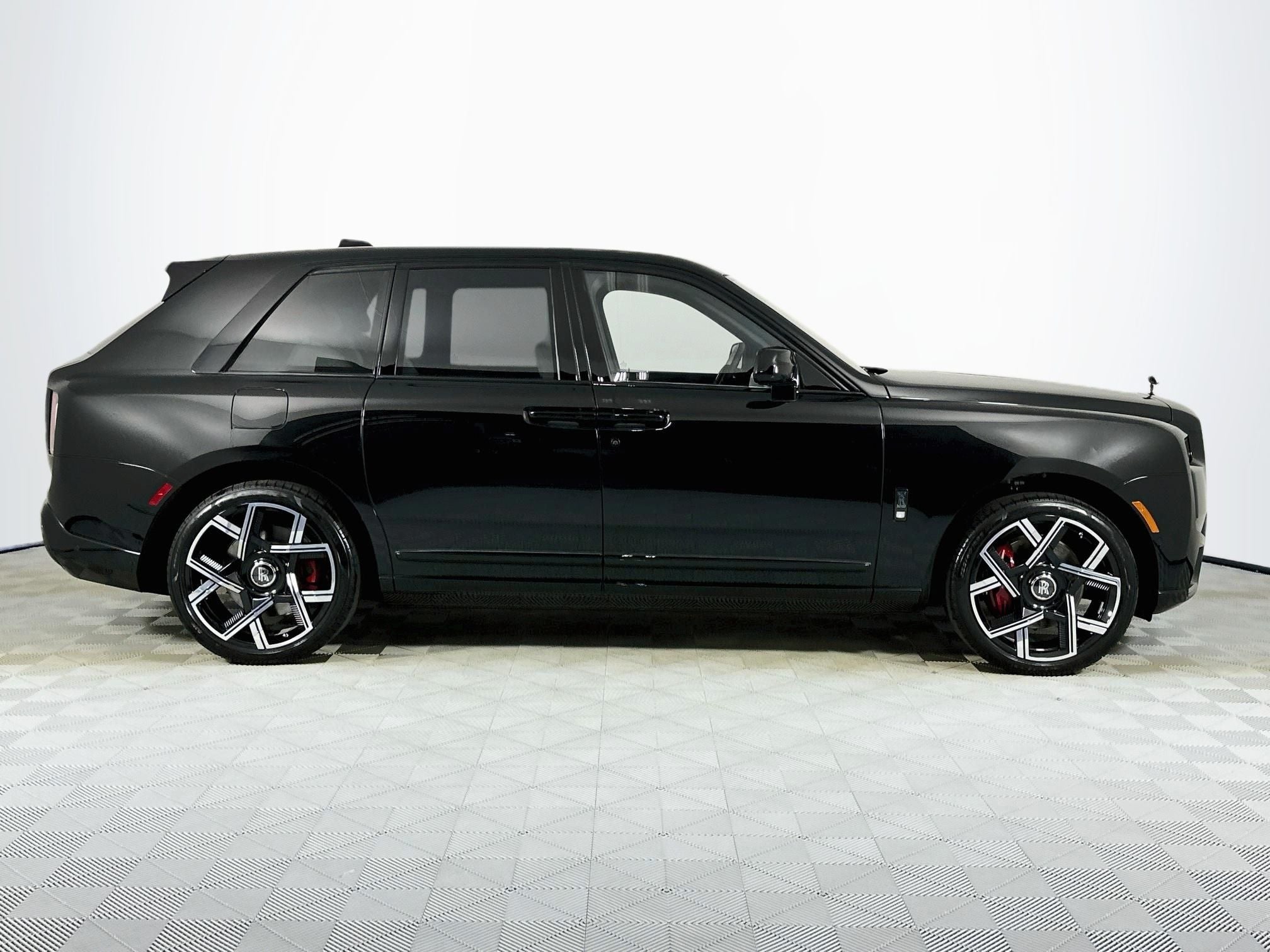 2027 Rolls-Royce Black Badge Cullinan Base