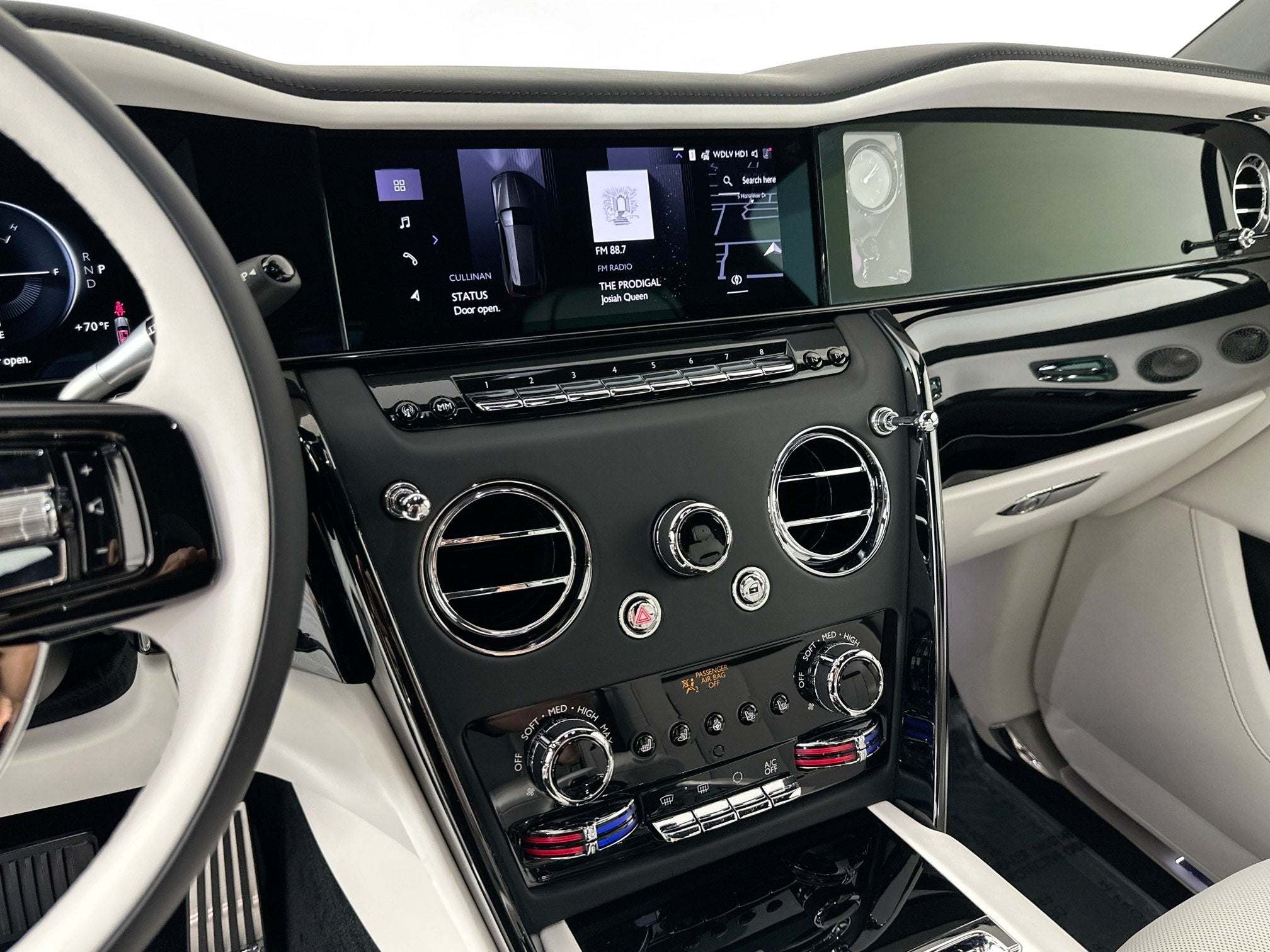 2026 Rolls-Royce Black Badge Cullinan Base