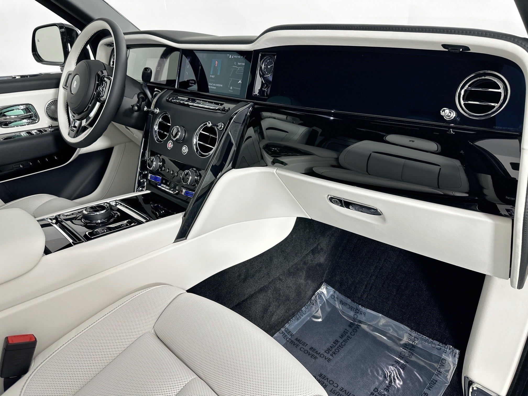 2026 Rolls-Royce Black Badge Cullinan Base