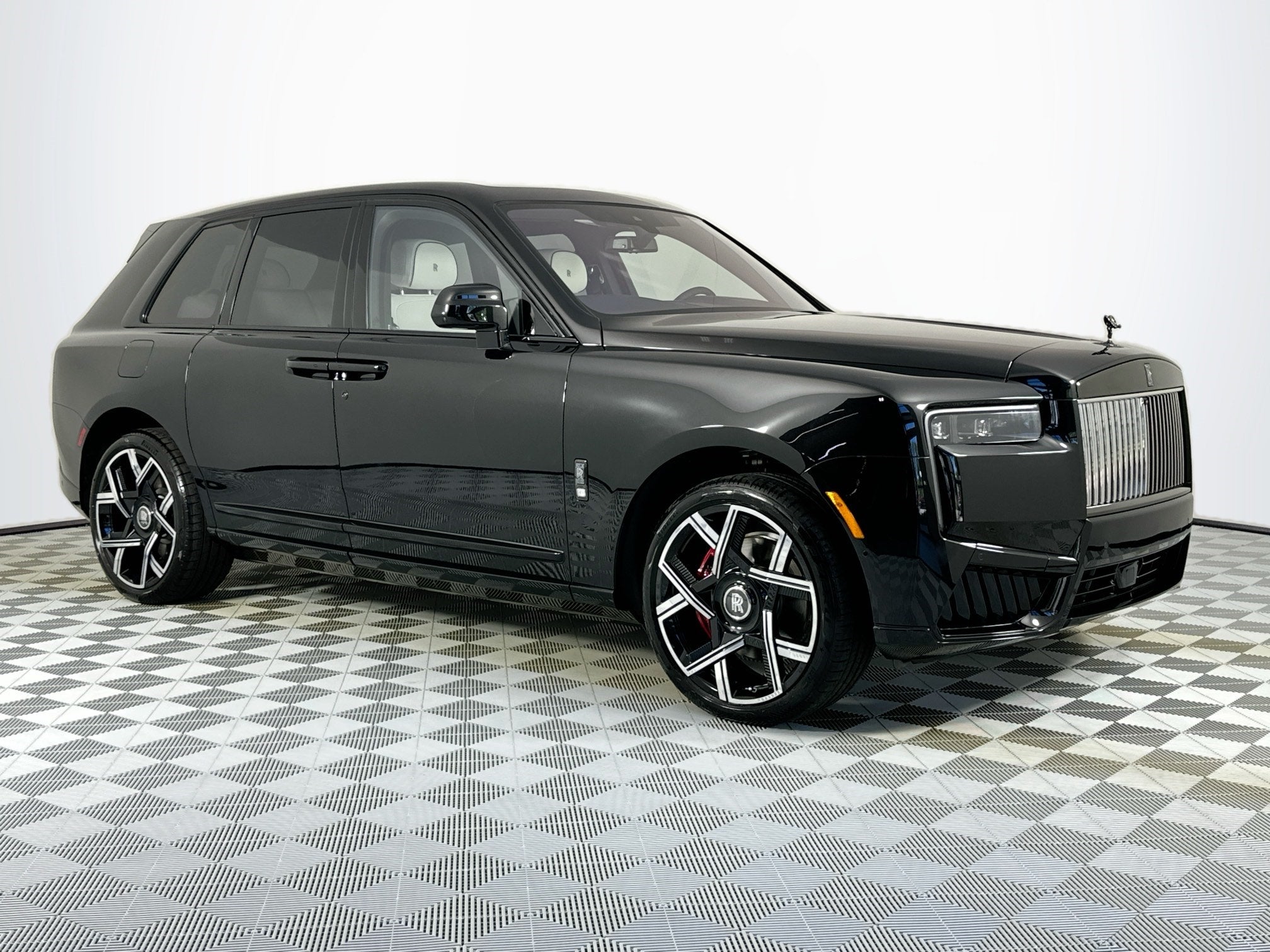 2026 Rolls-Royce Black Badge Cullinan Base