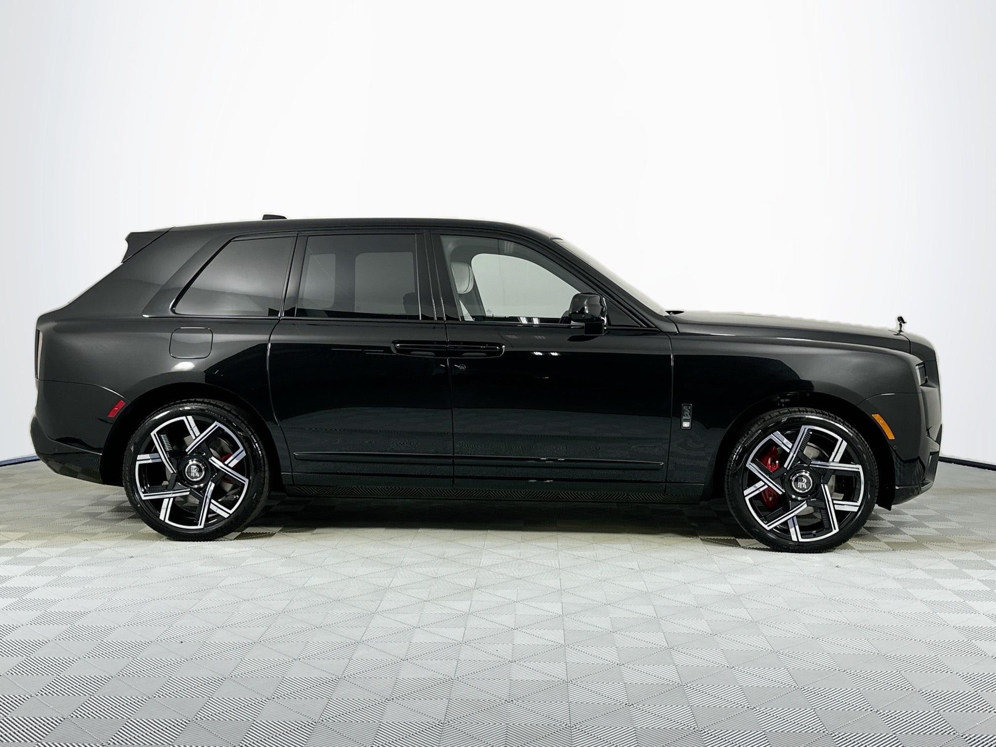 2026 Rolls-Royce Black Badge Cullinan Base