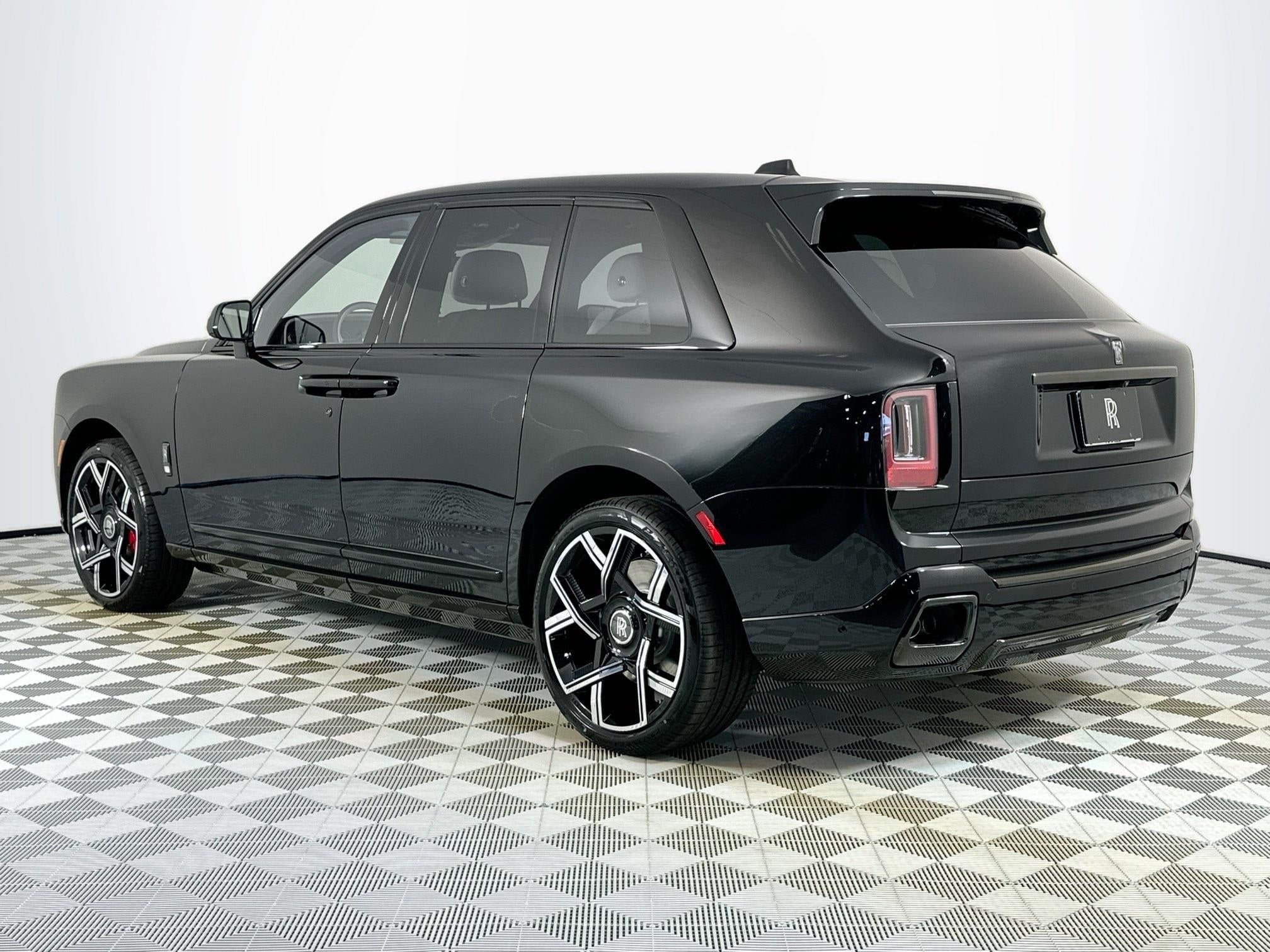 2026 Rolls-Royce Black Badge Cullinan Base