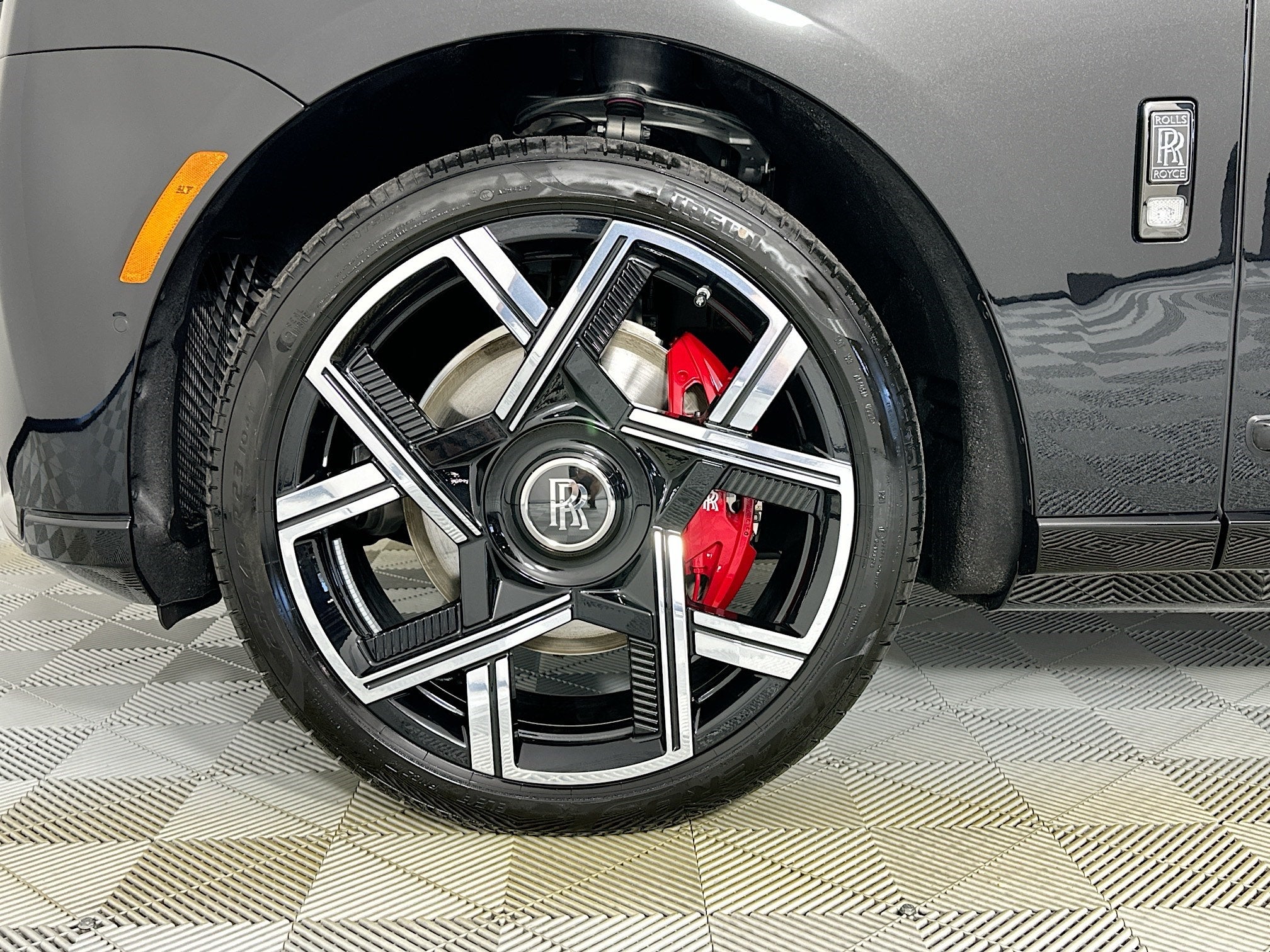 2026 Rolls-Royce Black Badge Cullinan Base