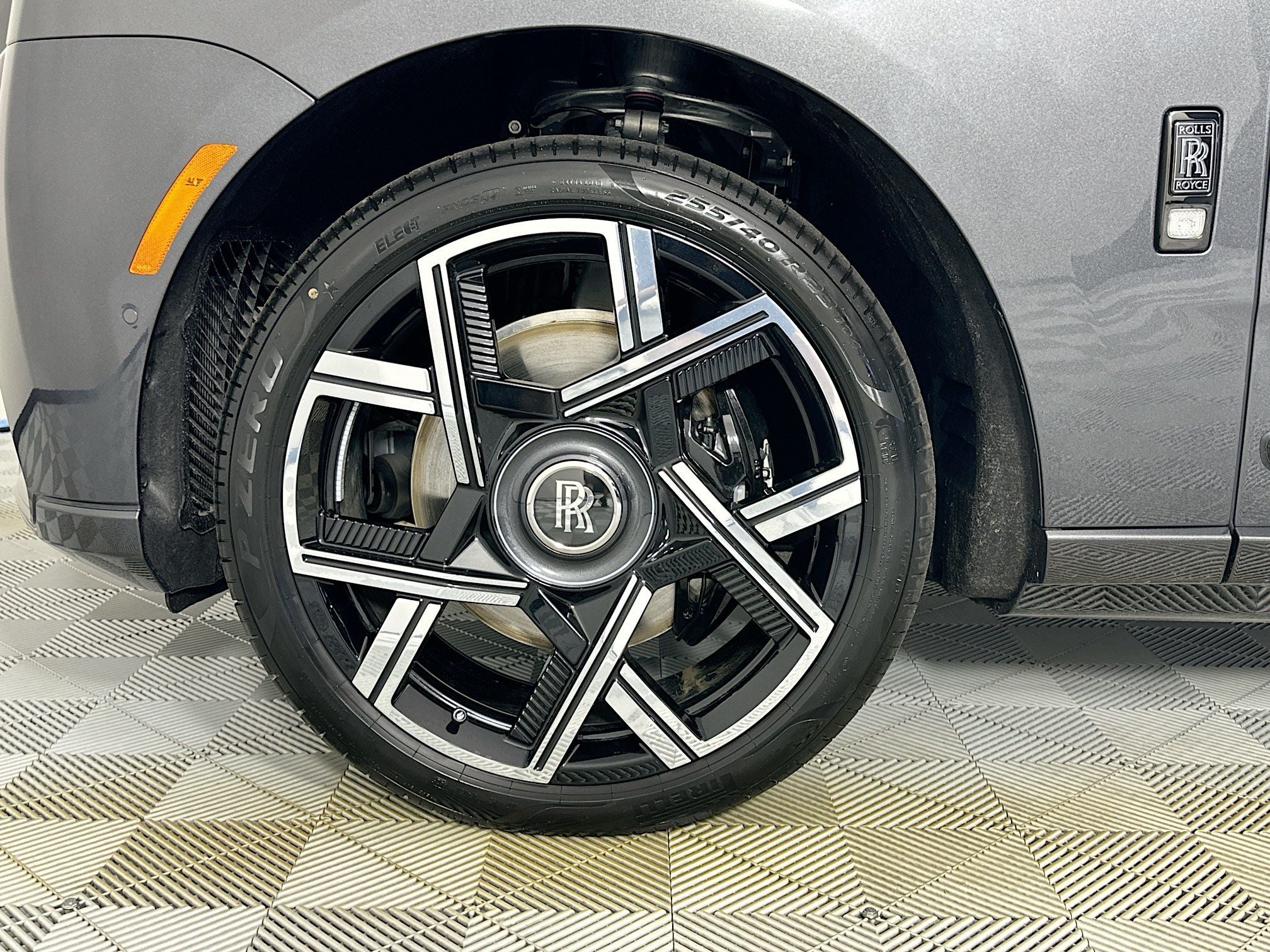 2026 Rolls-Royce Black Badge Cullinan Base