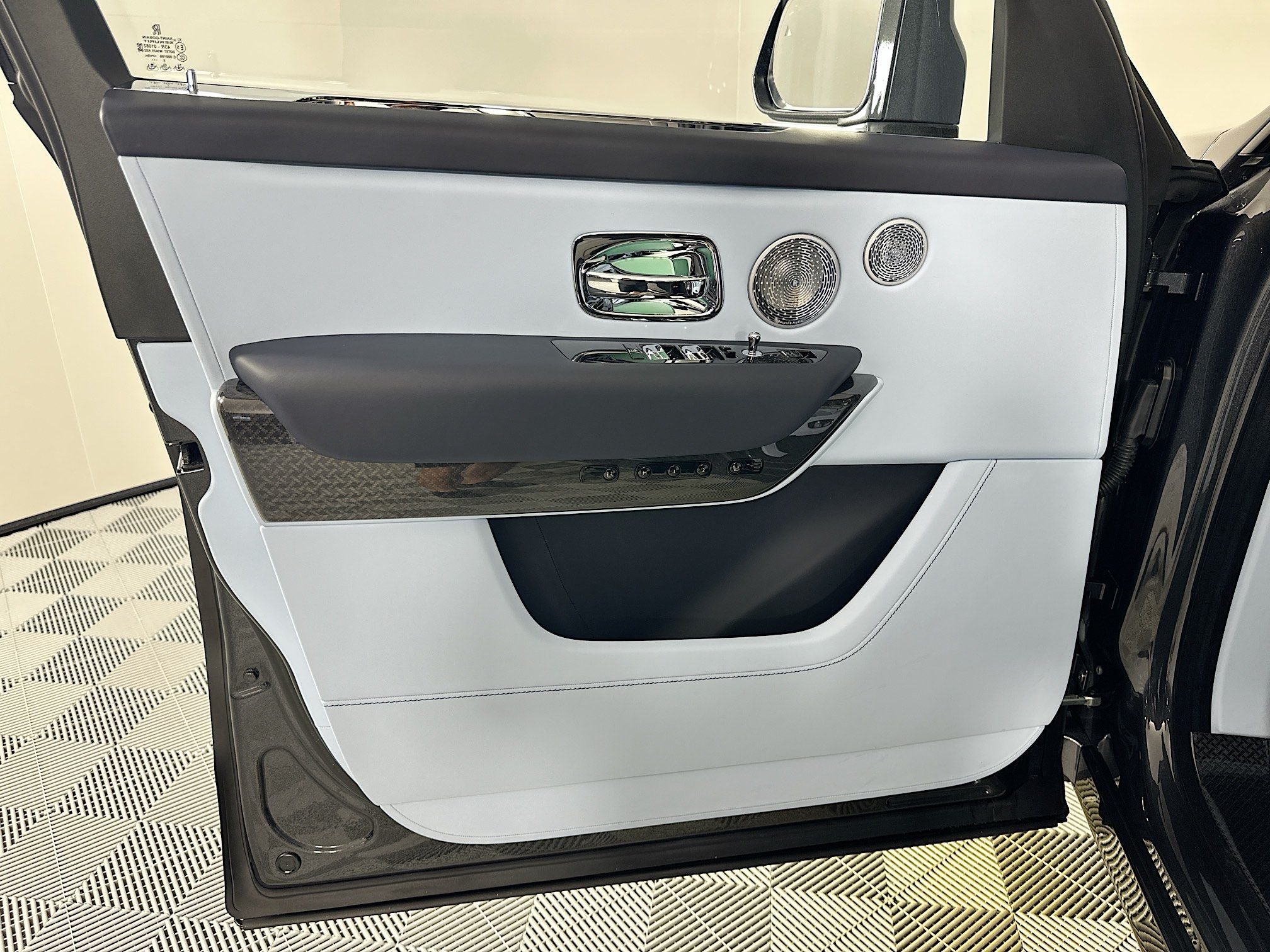 2026 Rolls-Royce Black Badge Cullinan Base