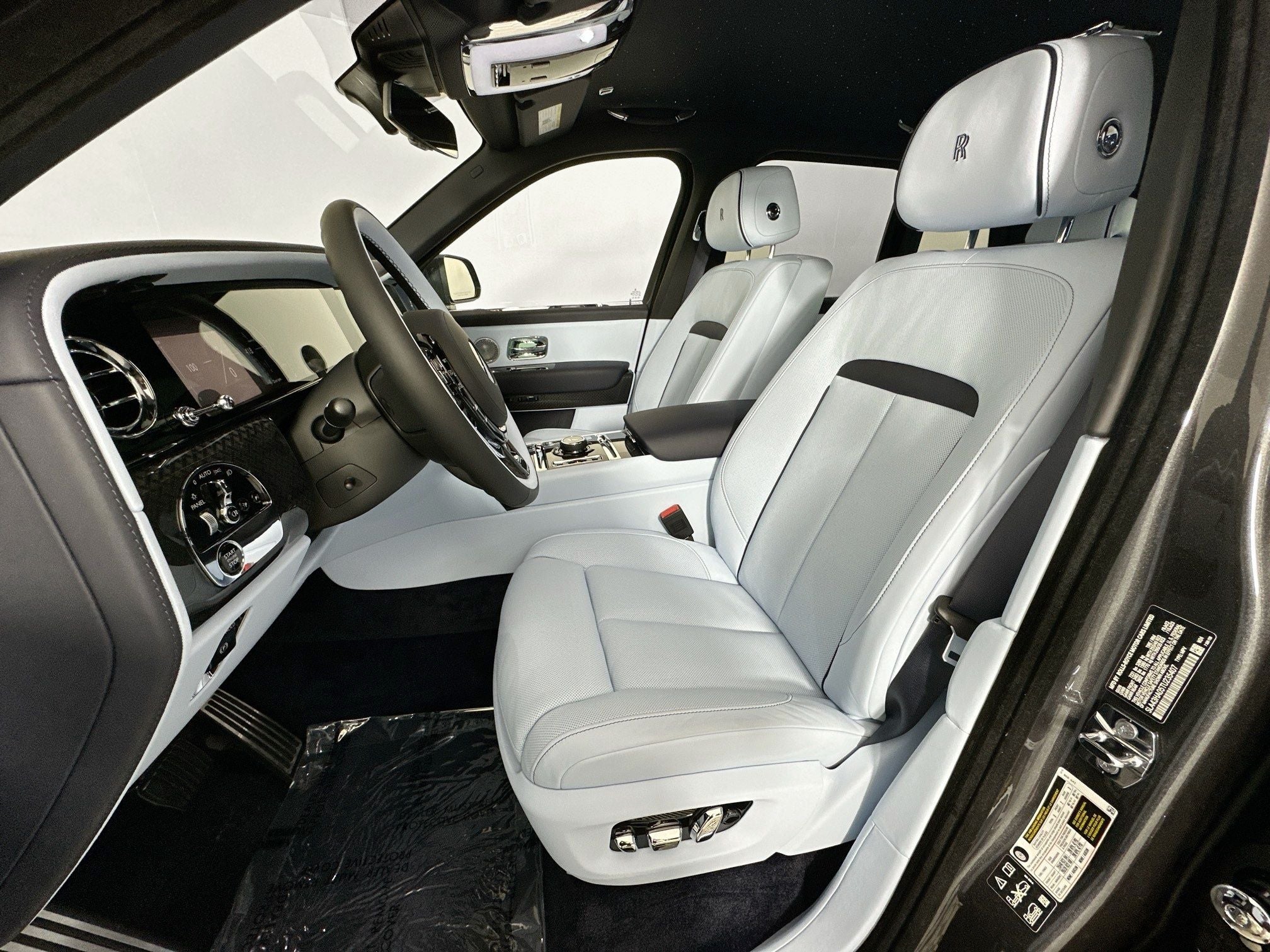 2026 Rolls-Royce Black Badge Cullinan Base