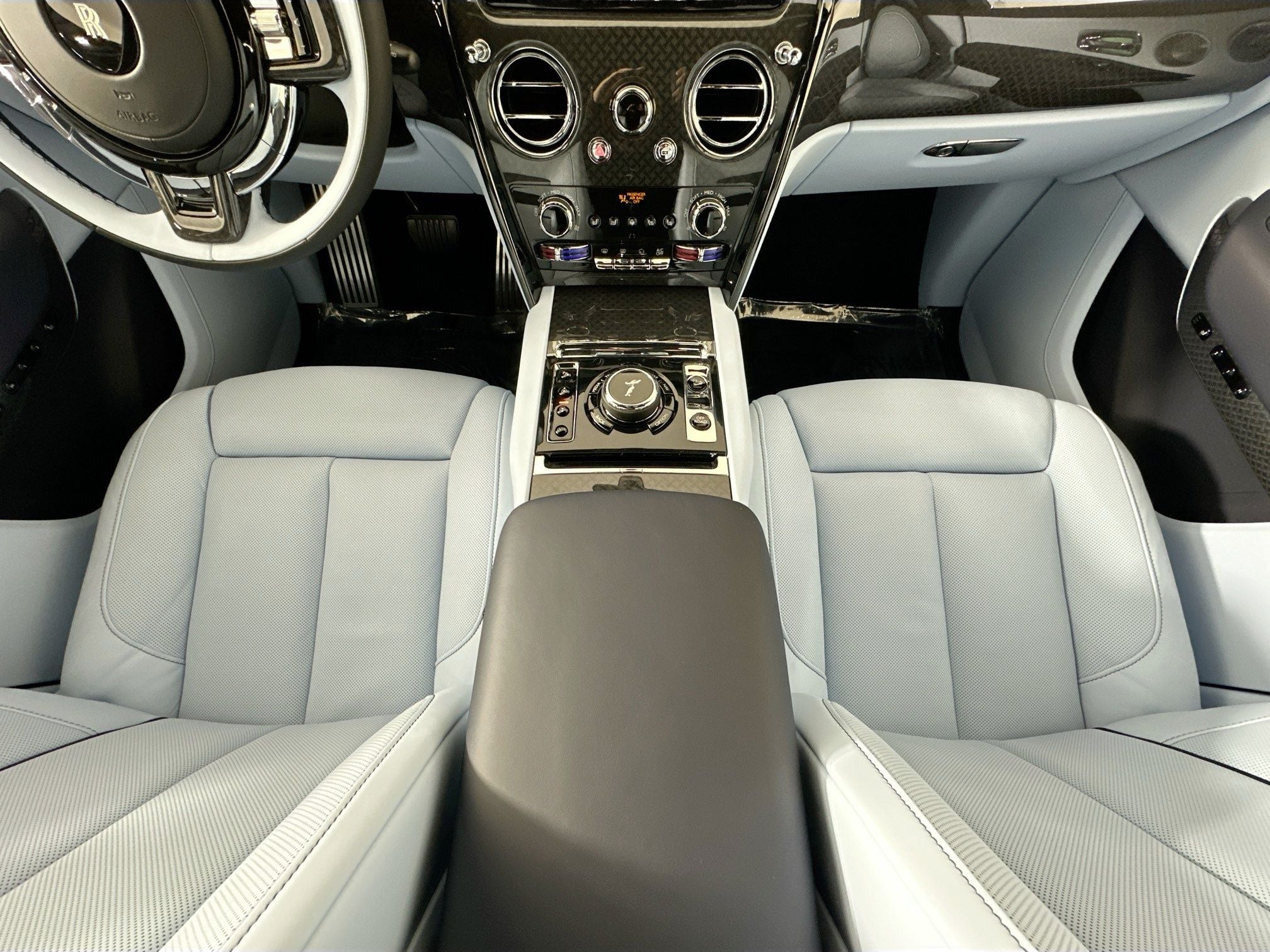 2026 Rolls-Royce Black Badge Cullinan Base