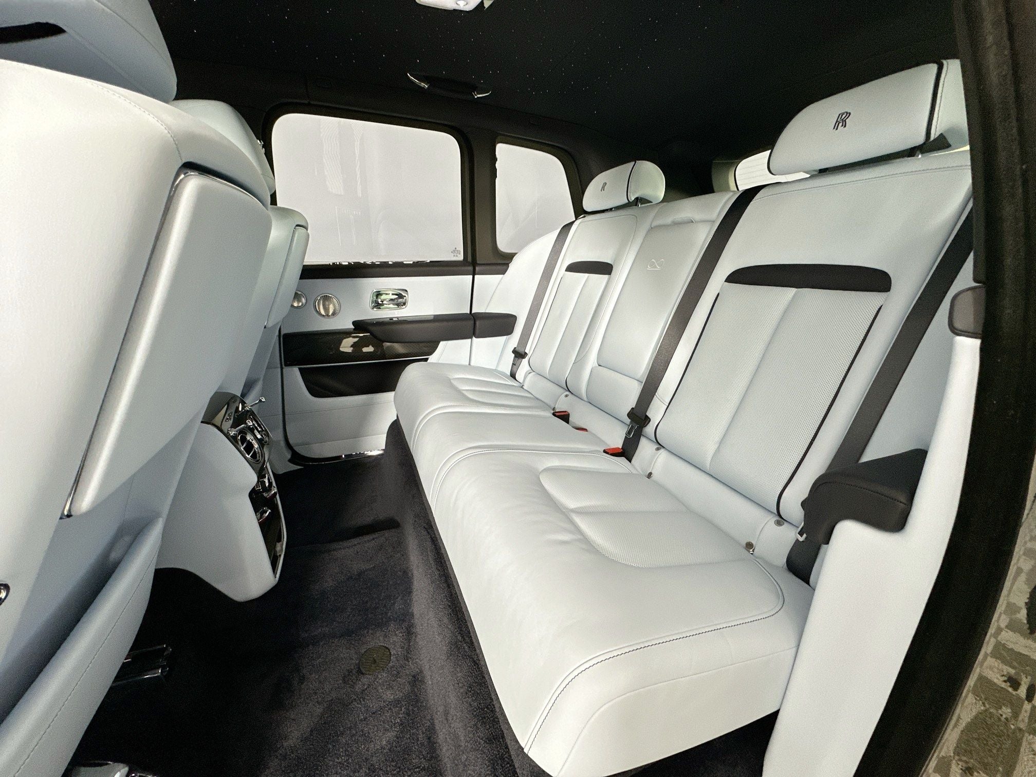 2026 Rolls-Royce Black Badge Cullinan Base