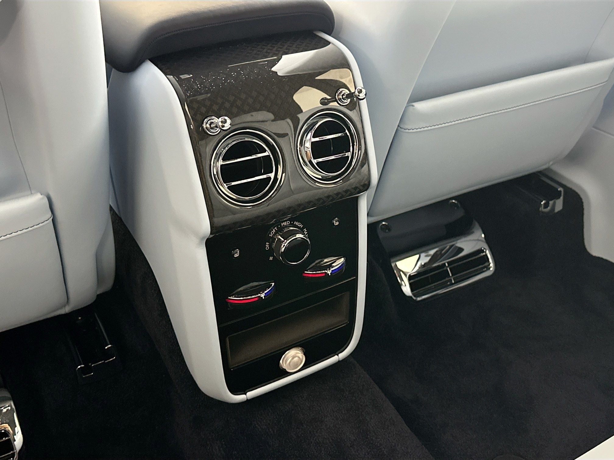 2026 Rolls-Royce Black Badge Cullinan Base