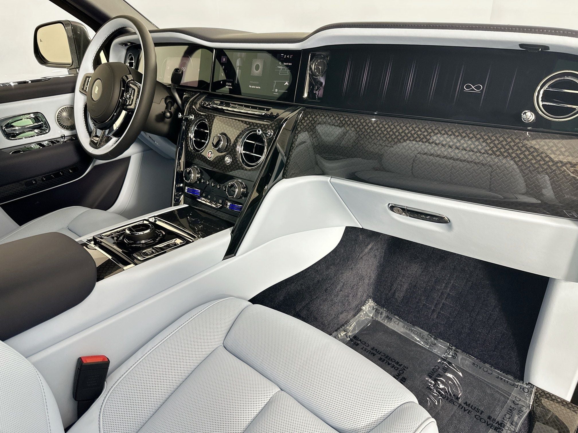 2026 Rolls-Royce Black Badge Cullinan Base