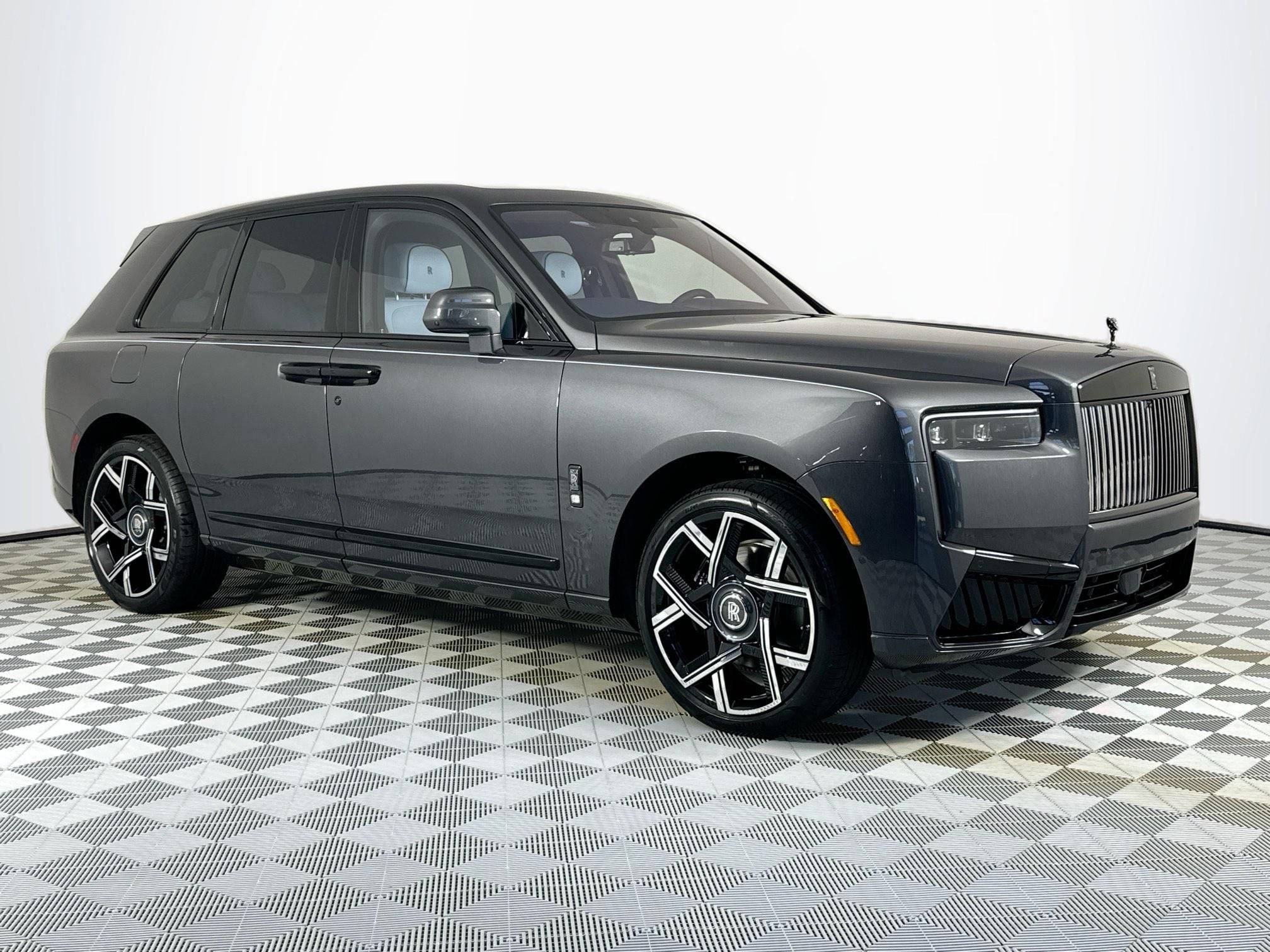2026 Rolls-Royce Black Badge Cullinan Base