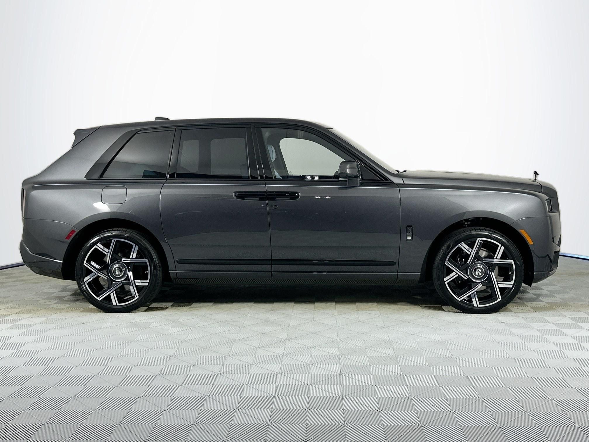 2026 Rolls-Royce Black Badge Cullinan Base