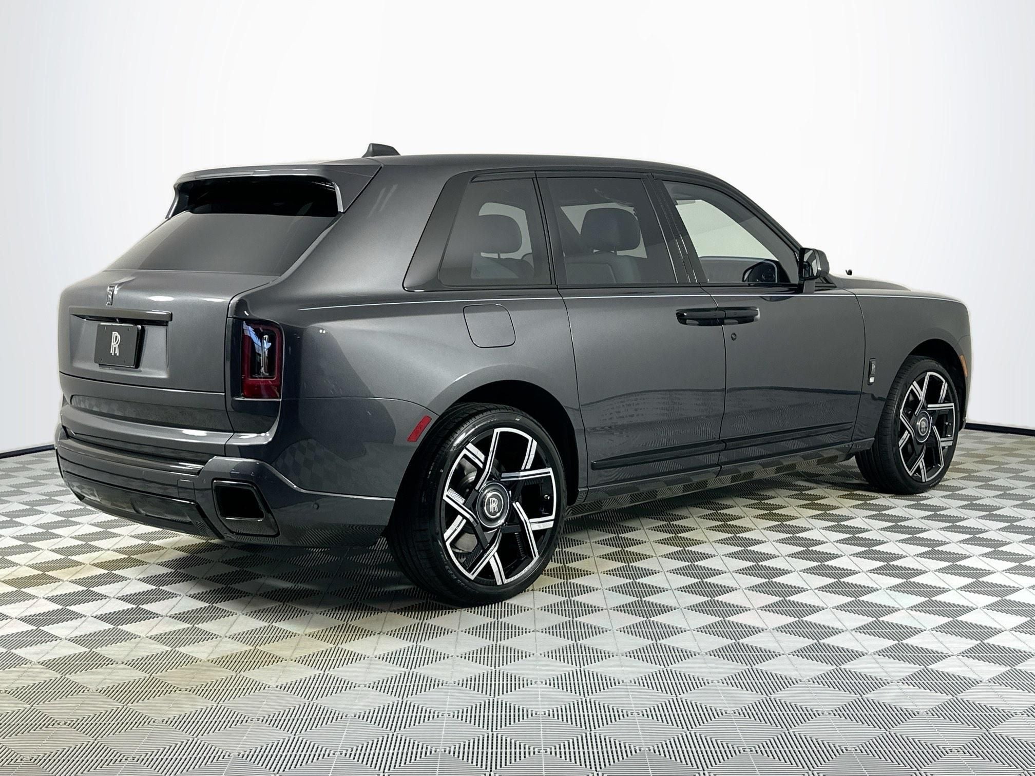 2026 Rolls-Royce Black Badge Cullinan Base