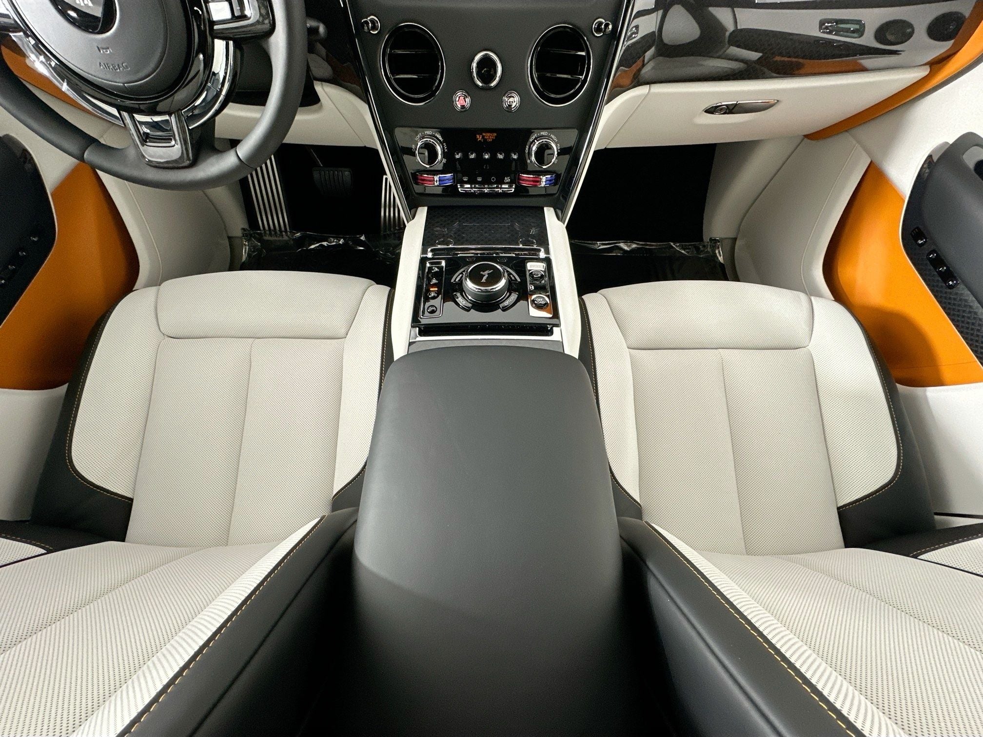 2026 Rolls-Royce Black Badge Cullinan Base