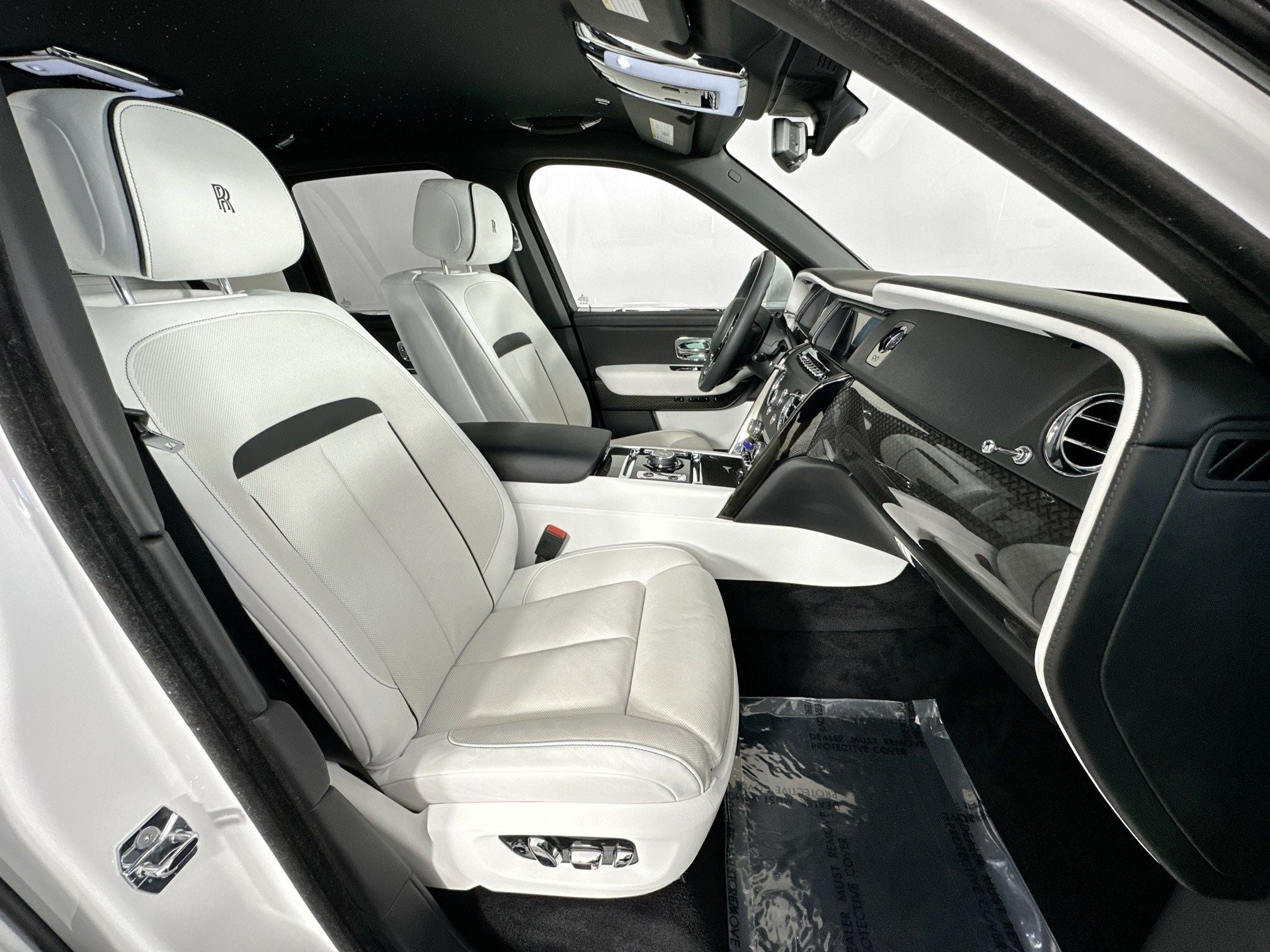 2023 Rolls-Royce Black Badge Cullinan Base