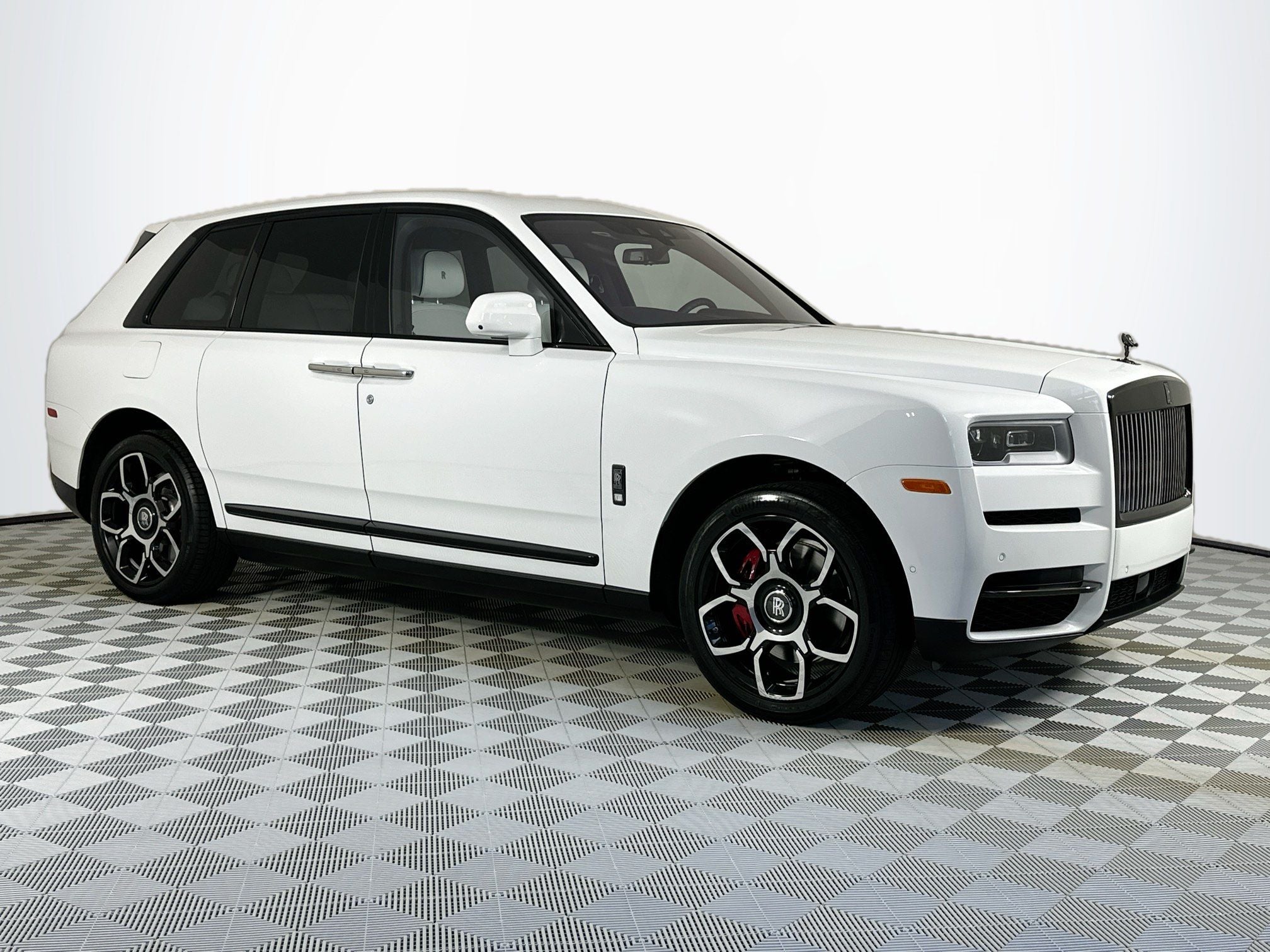 2023 Rolls-Royce Black Badge Cullinan Base