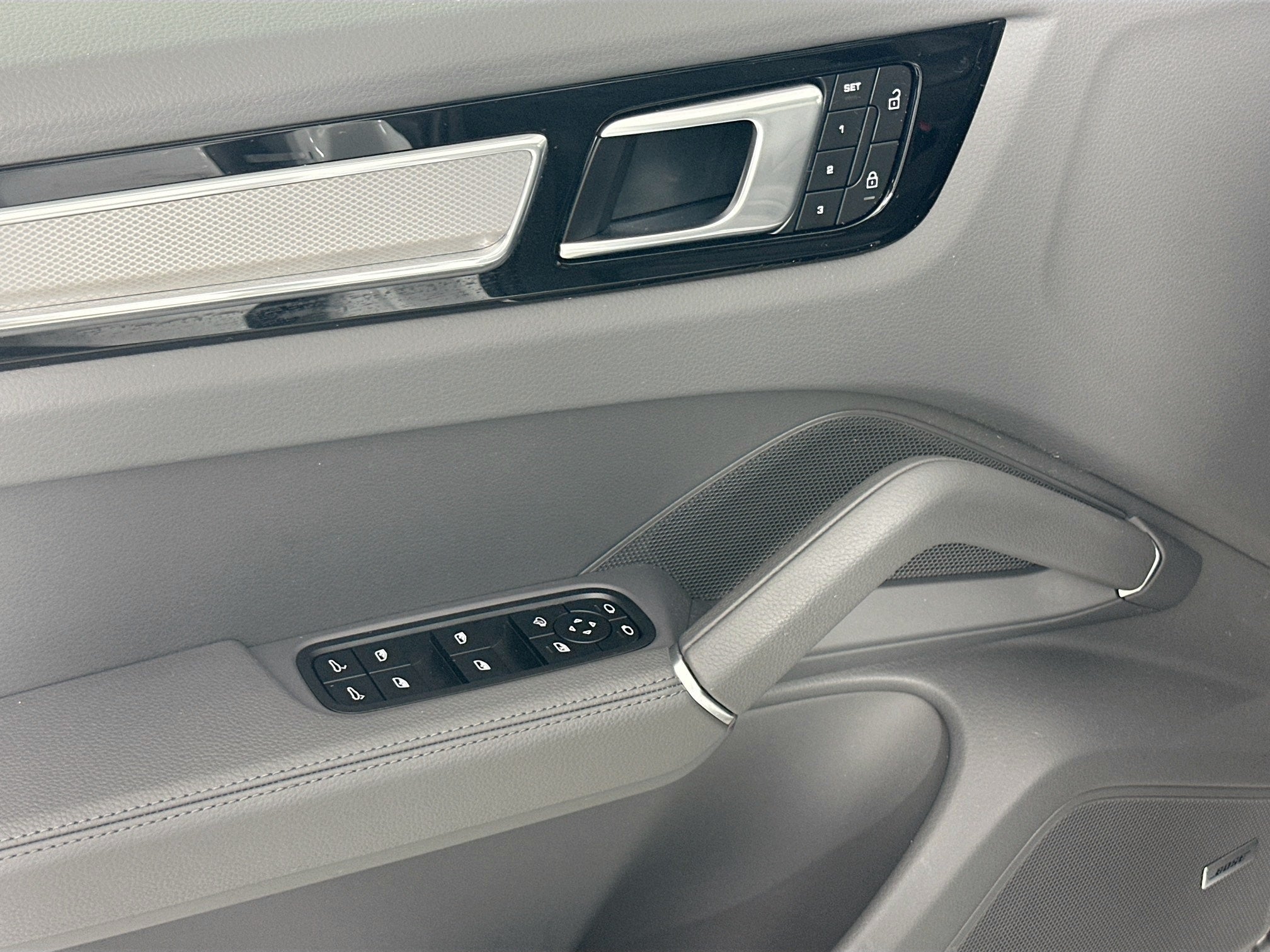 2023 Porsche Cayenne Platinum Edition