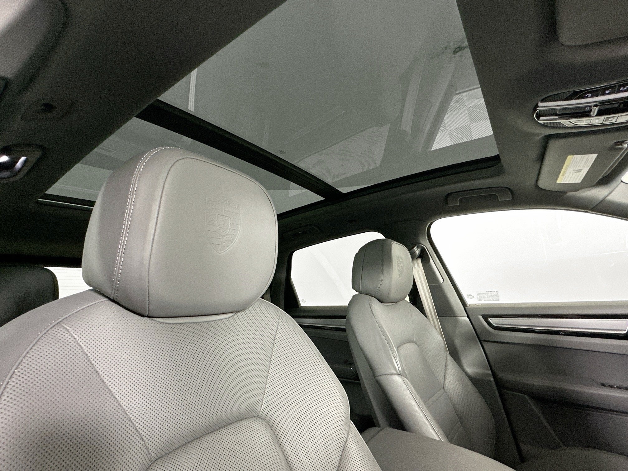 2023 Porsche Cayenne Platinum Edition