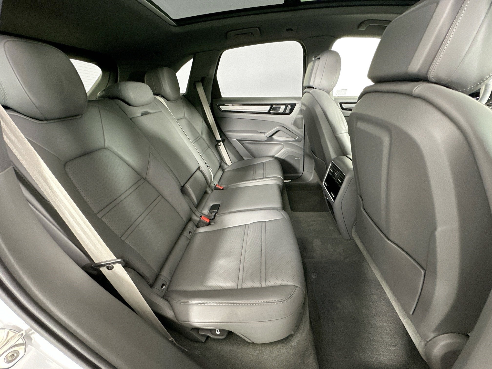 2023 Porsche Cayenne Platinum Edition