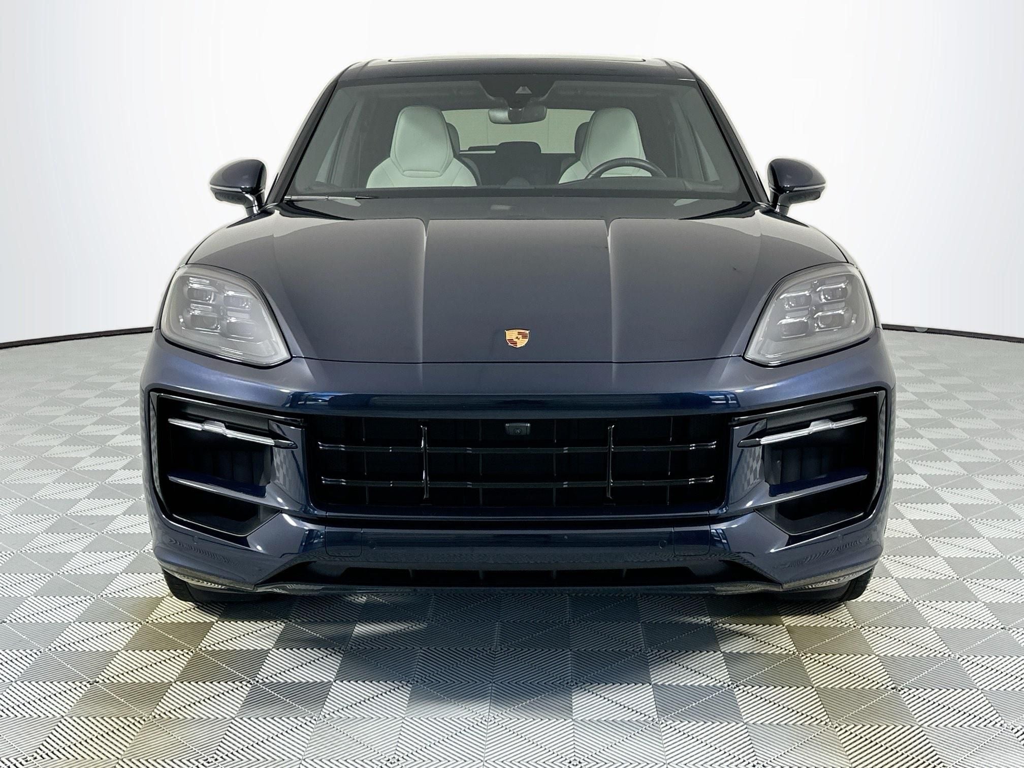 2025 Porsche Cayenne GTS