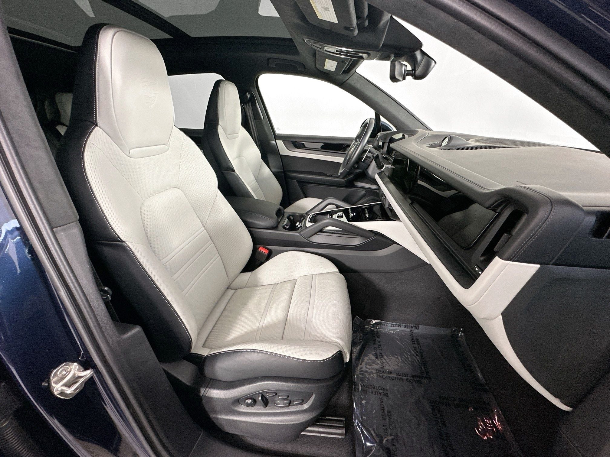 2025 Porsche Cayenne GTS