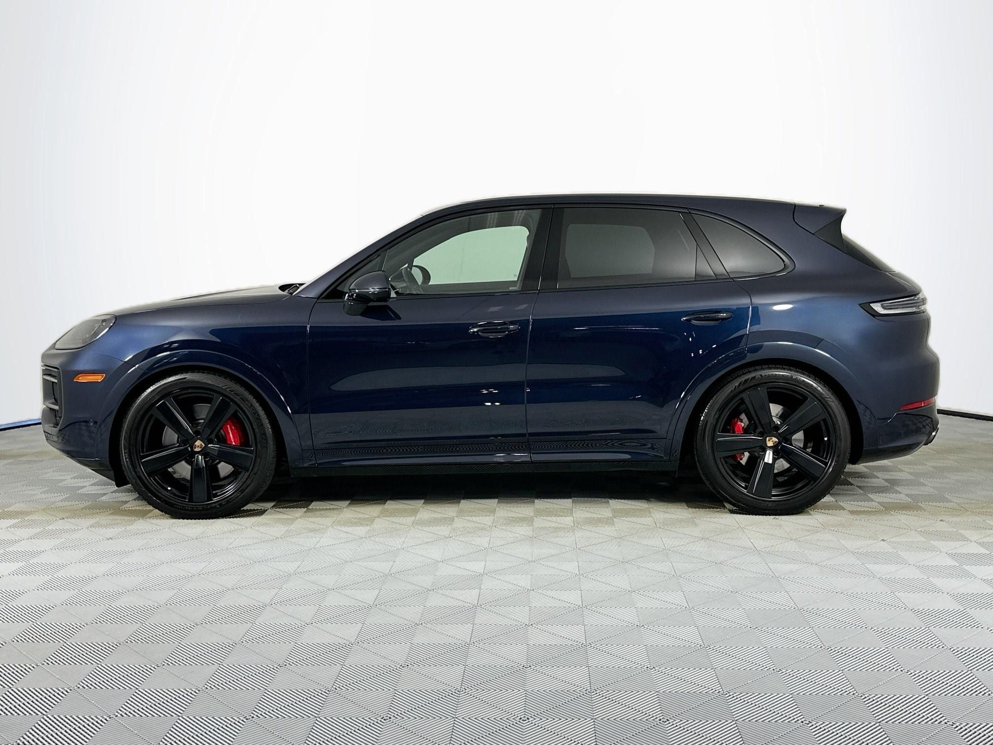 2025 Porsche Cayenne GTS