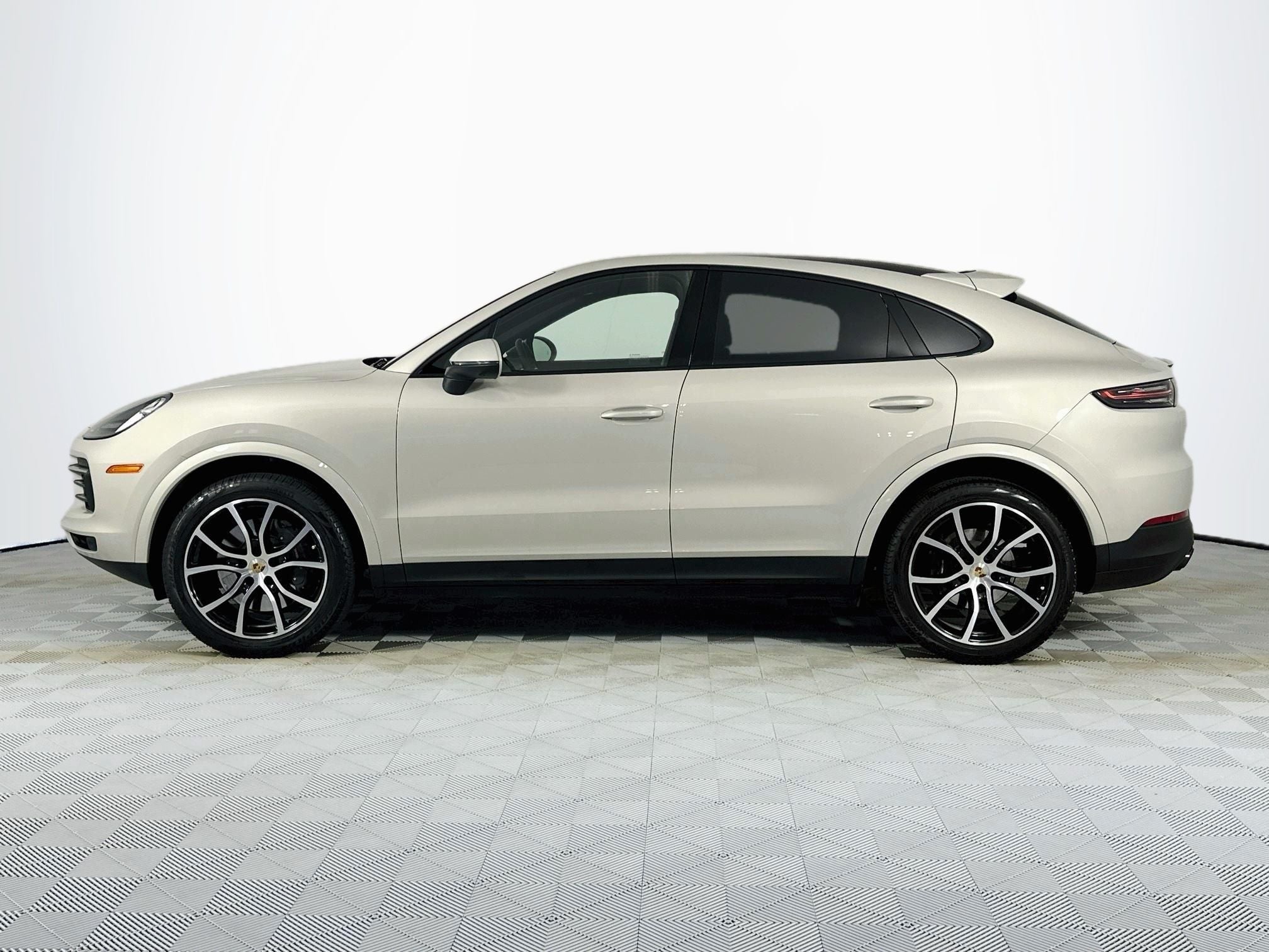 2023 Porsche Cayenne Coupe Base