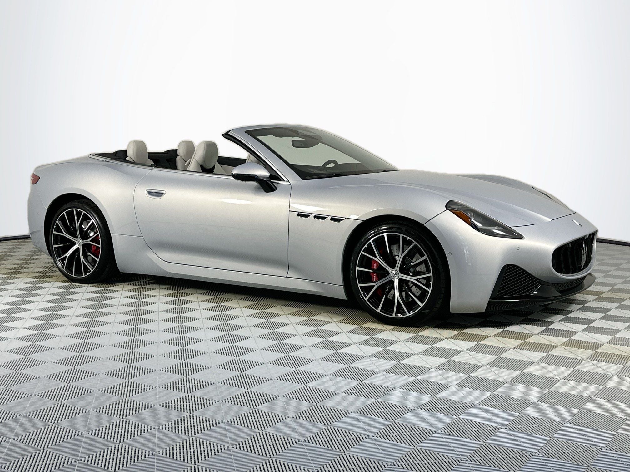 2026 Maserati GranCabrio 