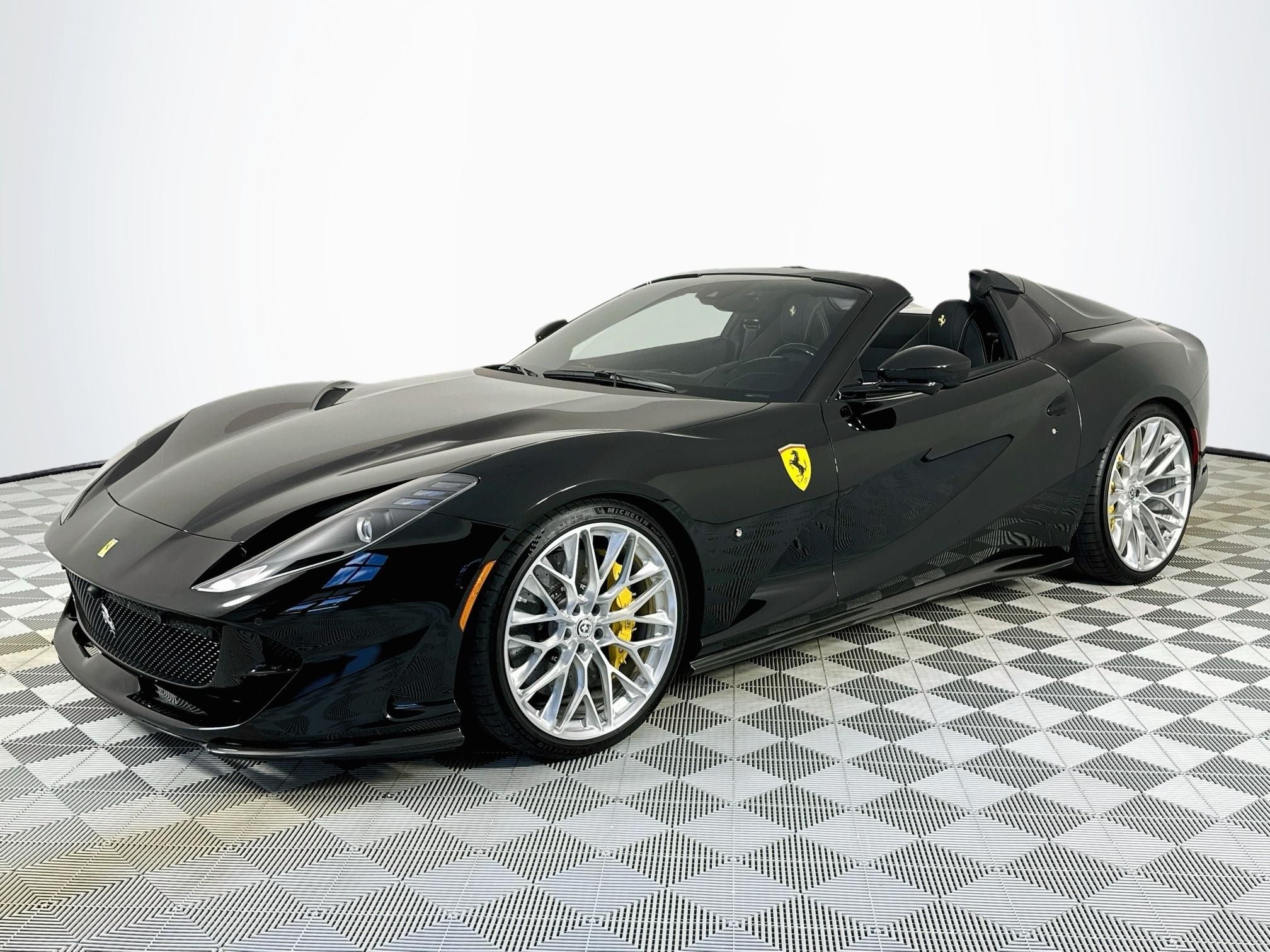 2023 Ferrari 812 GTS Base